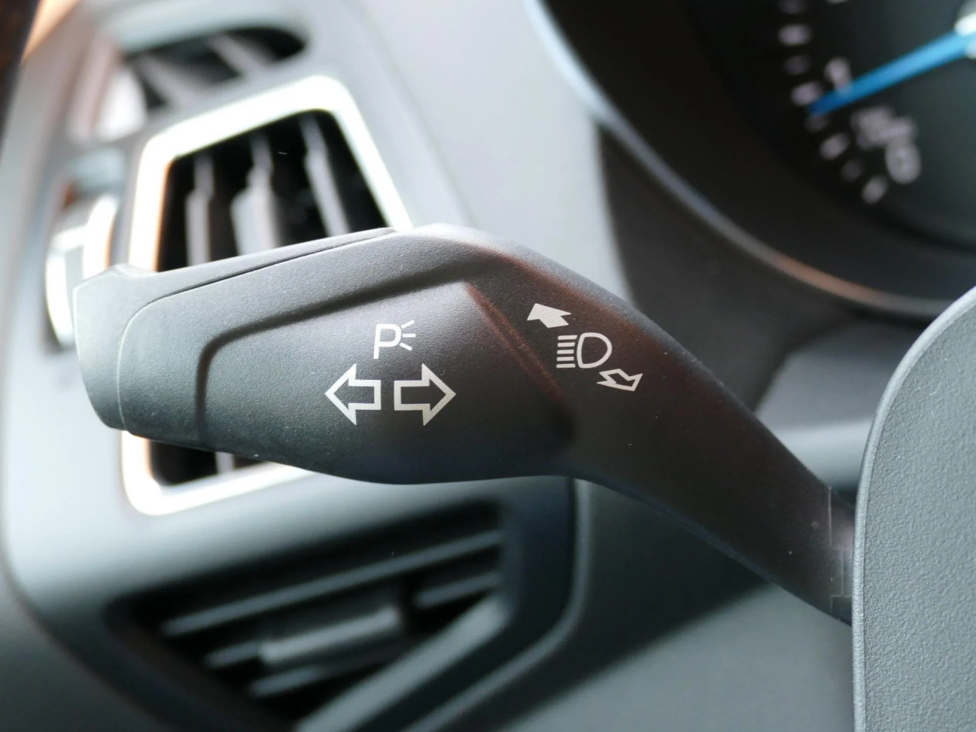 FORD C-MAX - Miniature 24 sur 32 - Cliquer pour voir cette photo