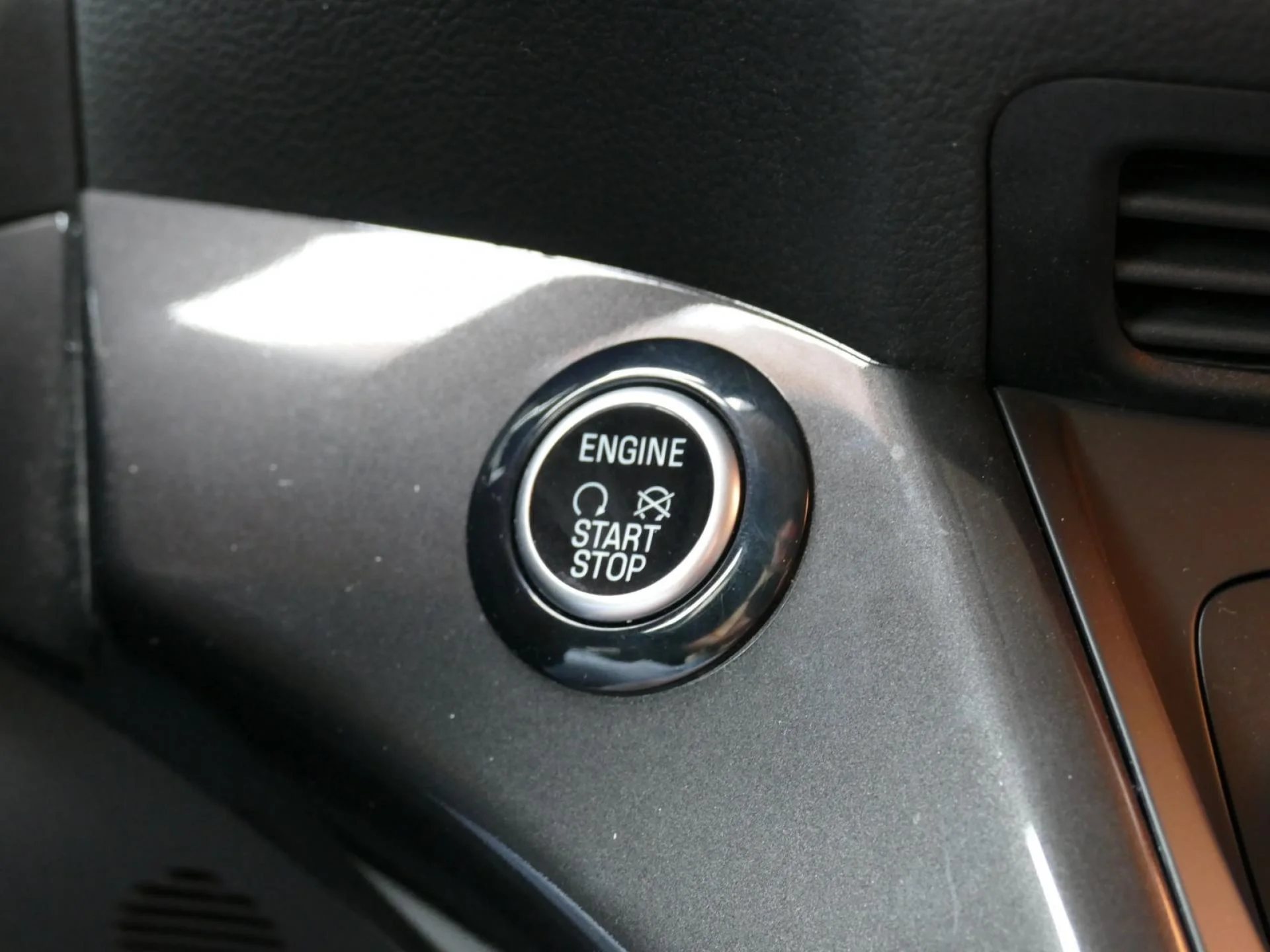 FORD C-MAX - Miniature 19 sur 32 - Cliquer pour voir cette photo