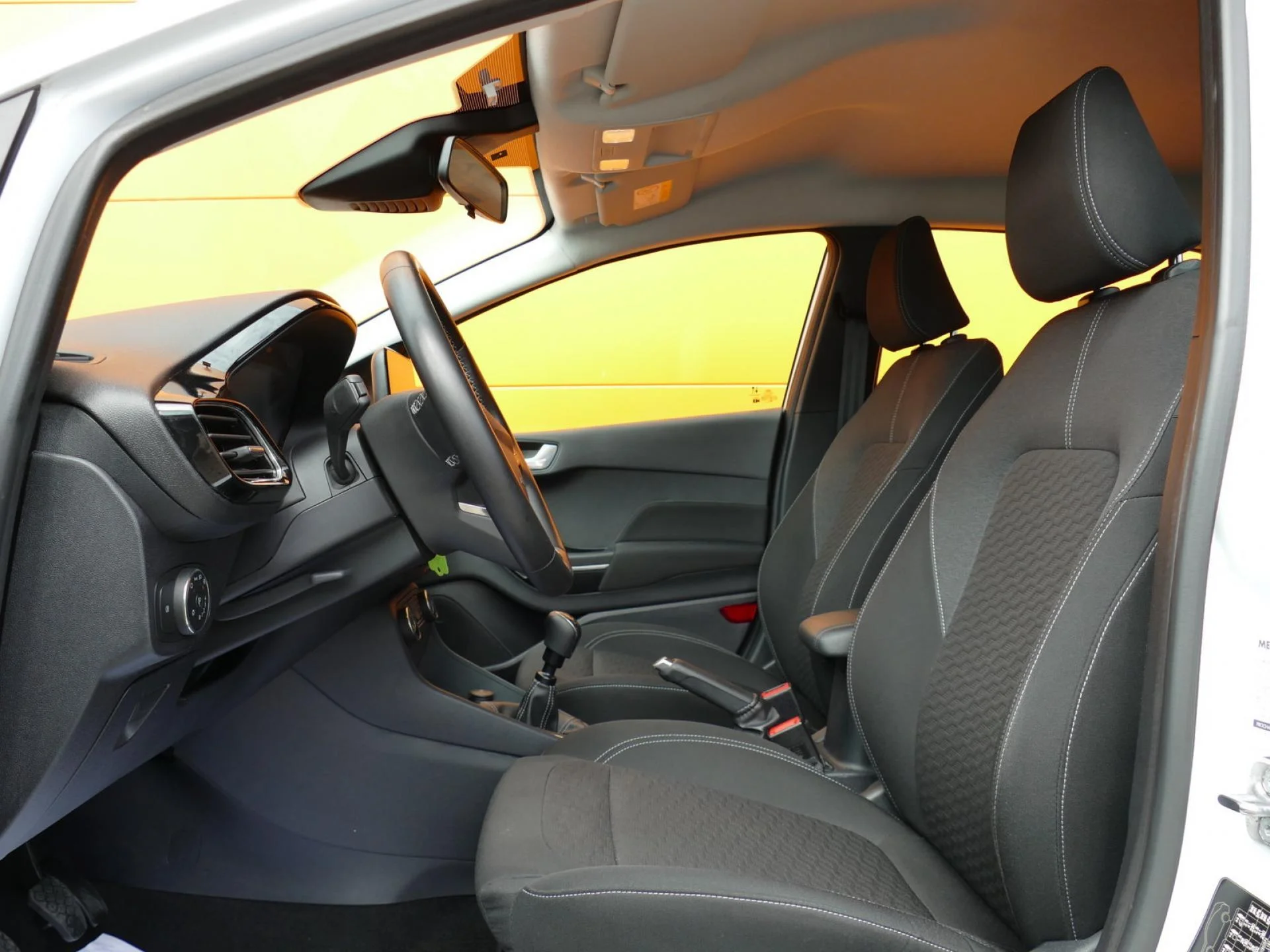 FORD FIESTA - Miniature 7 sur 29 - Cliquer pour voir cette photo