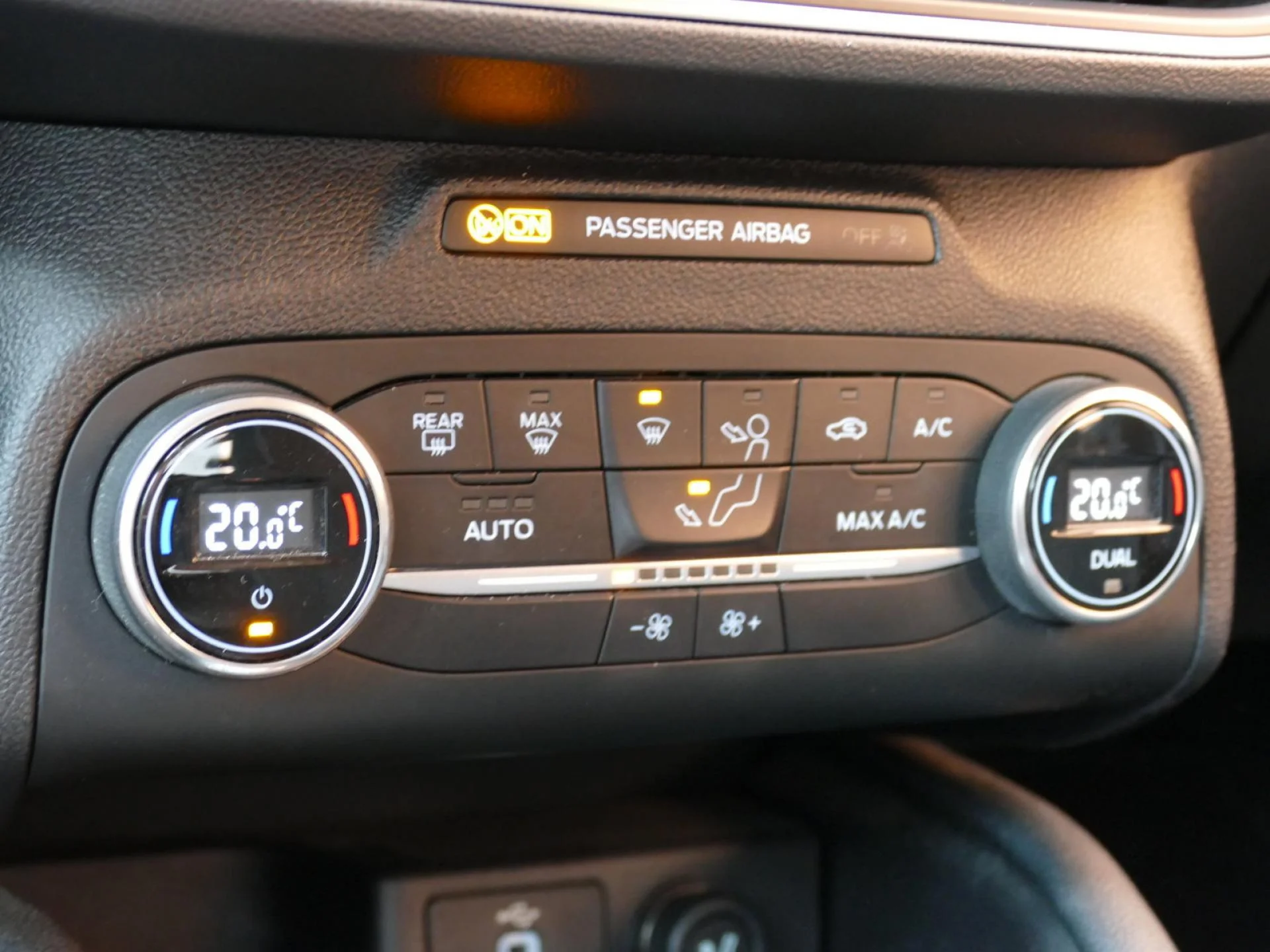 FORD FOCUS - Miniature 12 sur 33 - Cliquer pour voir cette photo