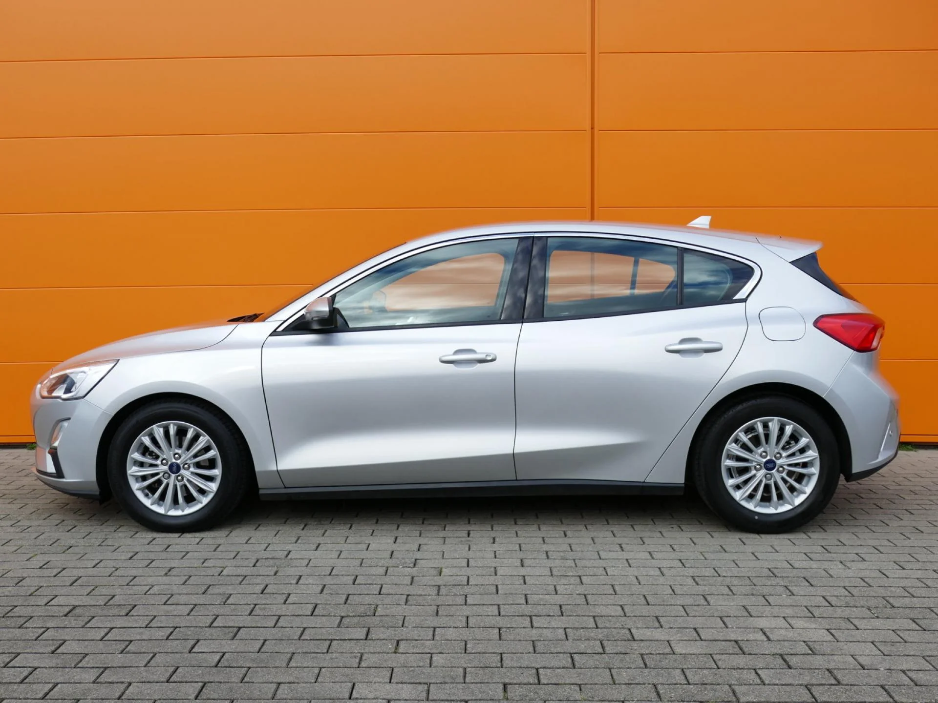 FORD FOCUS - Miniature 3 sur 33 - Cliquer pour voir cette photo