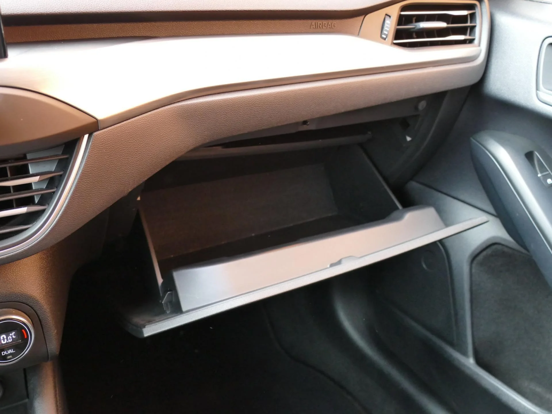 FORD FOCUS - Miniature 23 sur 33 - Cliquer pour voir cette photo