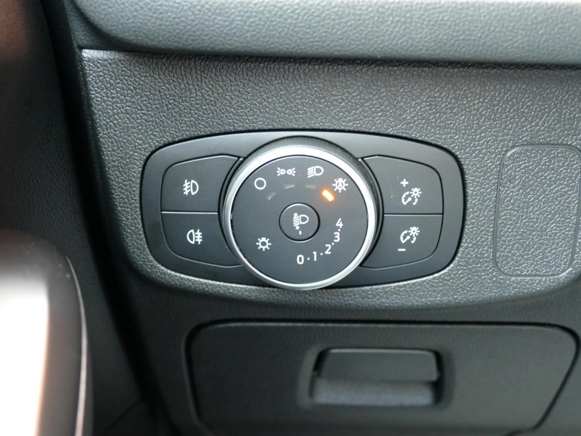 FORD FOCUS - Miniature 18 sur 33 - Cliquer pour voir cette photo