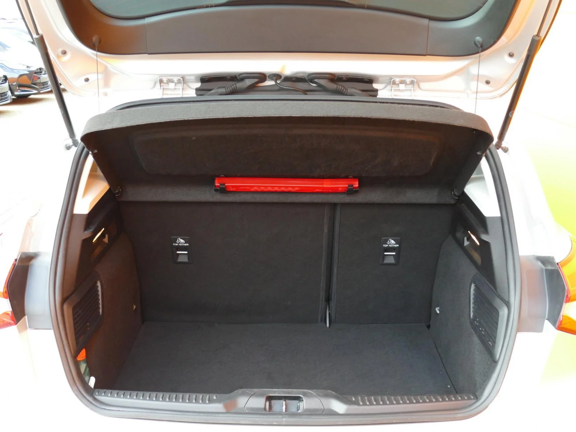 FORD FOCUS - Miniature 8 sur 33 - Cliquer pour voir cette photo