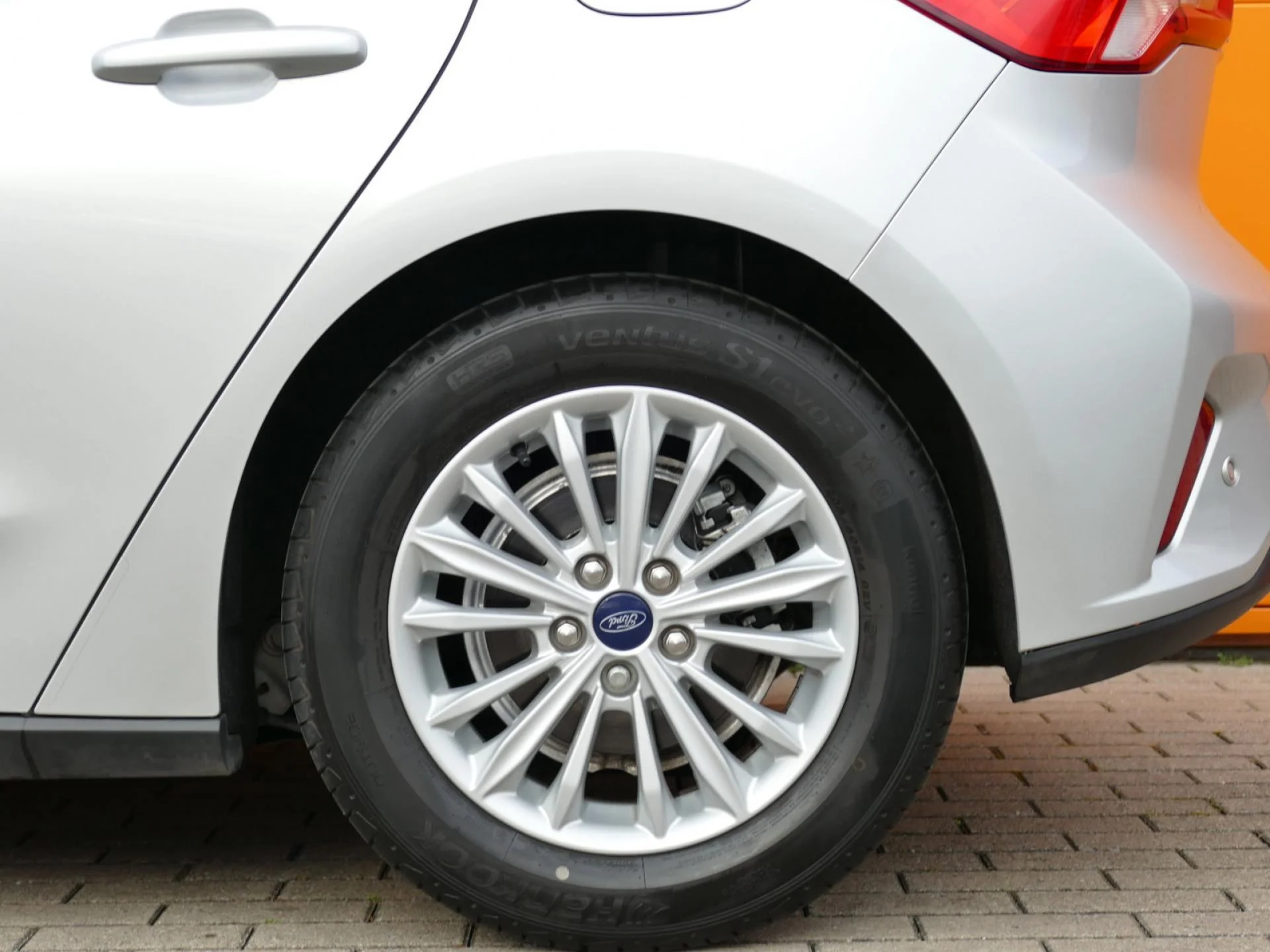 FORD FOCUS - Miniature 33 sur 33 - Cliquer pour voir cette photo