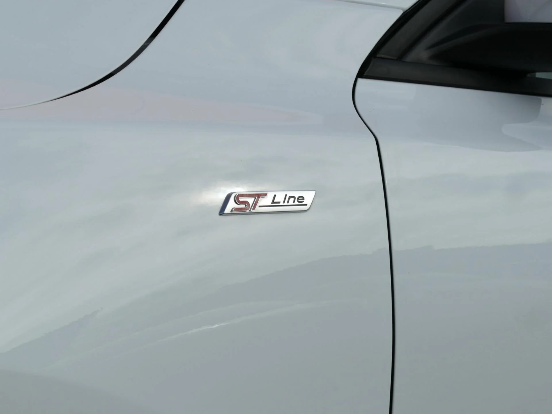 FORD FOCUS - Miniature 30 sur 36 - Cliquer pour voir cette photo