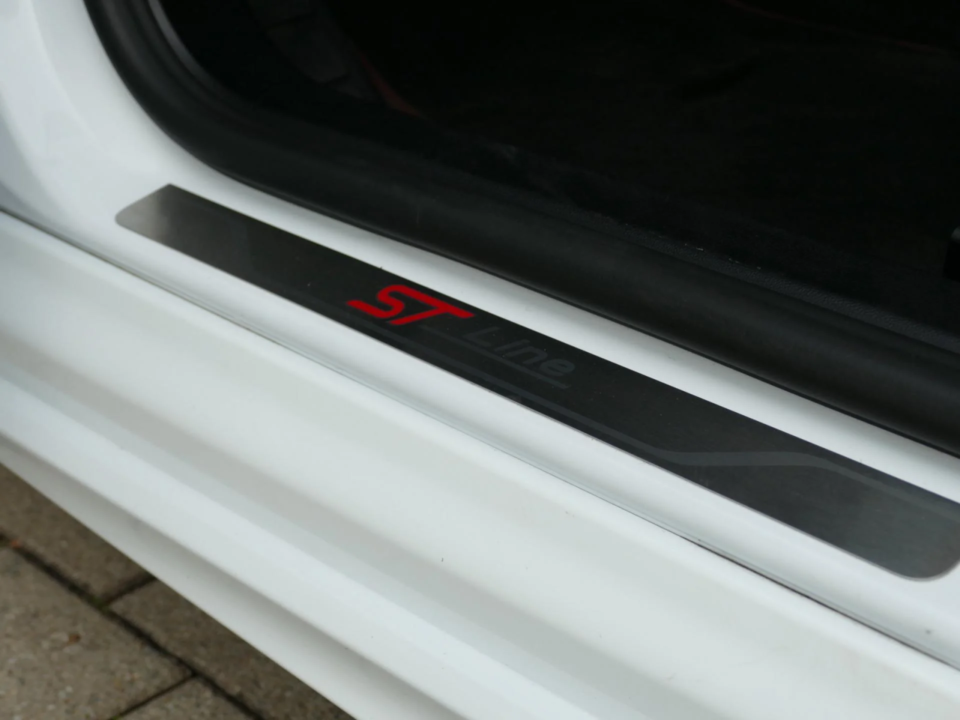 FORD FOCUS - Miniature 28 sur 36 - Cliquer pour voir cette photo