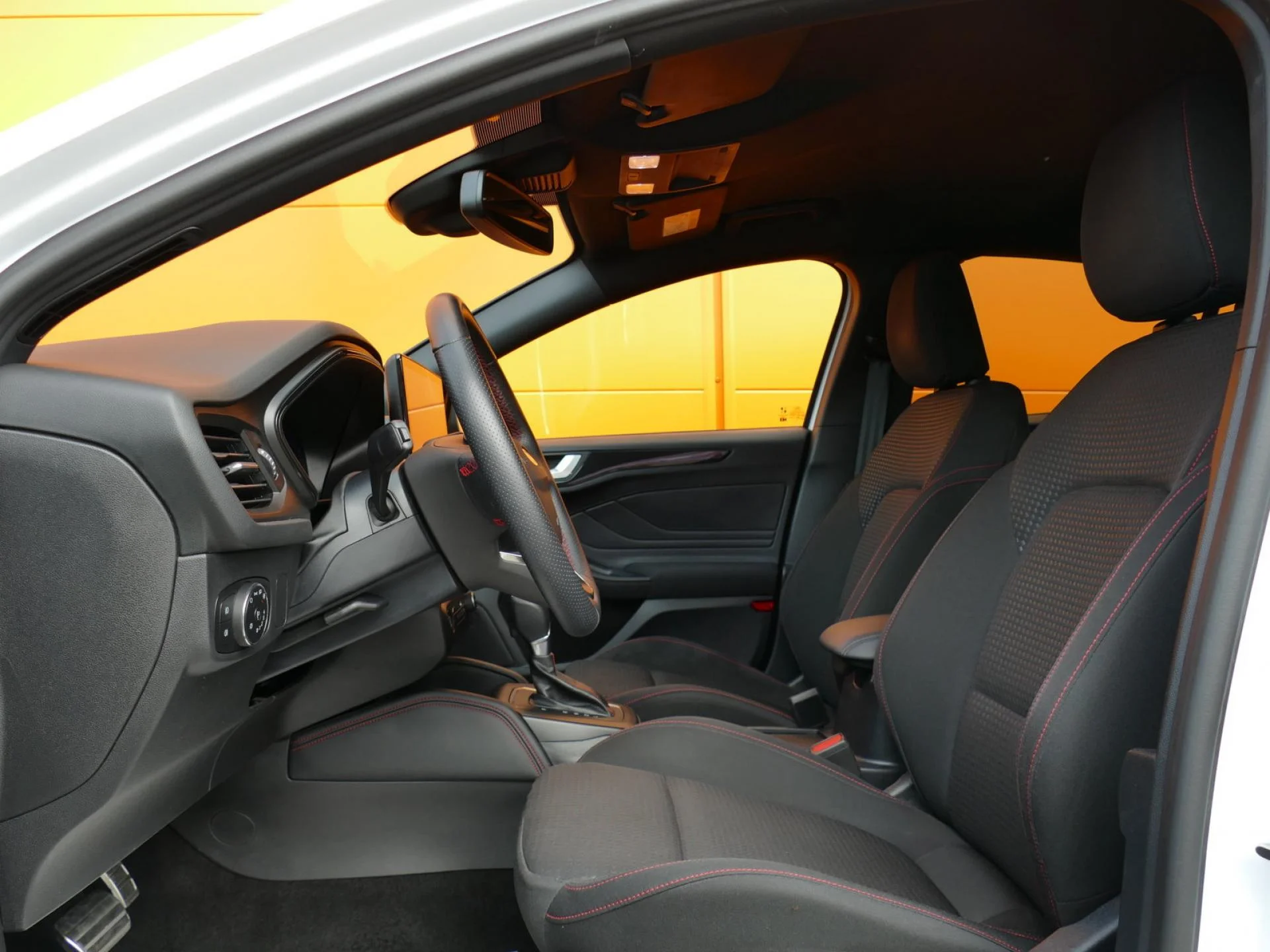 FORD FOCUS - Miniature 6 sur 36 - Cliquer pour voir cette photo