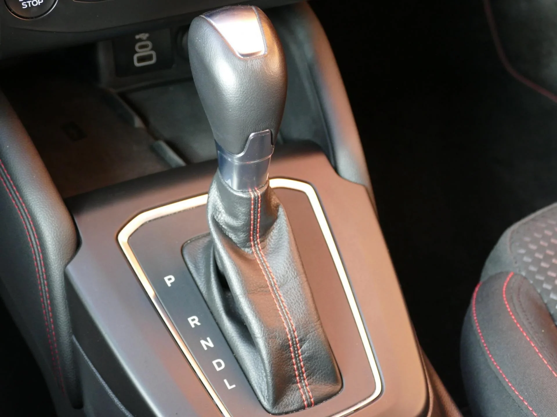 FORD FOCUS - Miniature 18 sur 36 - Cliquer pour voir cette photo