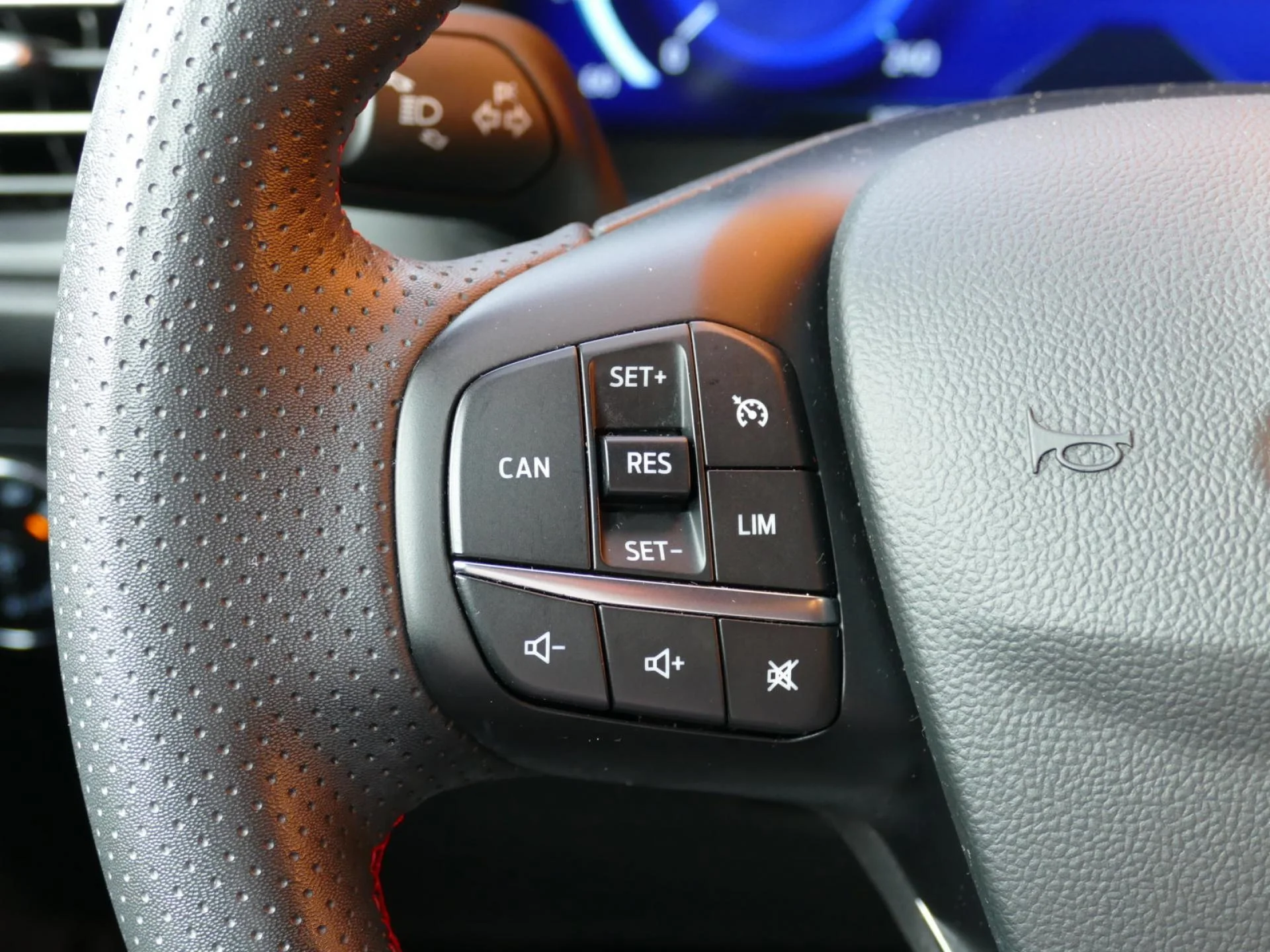 FORD FOCUS - Miniature 16 sur 36 - Cliquer pour voir cette photo