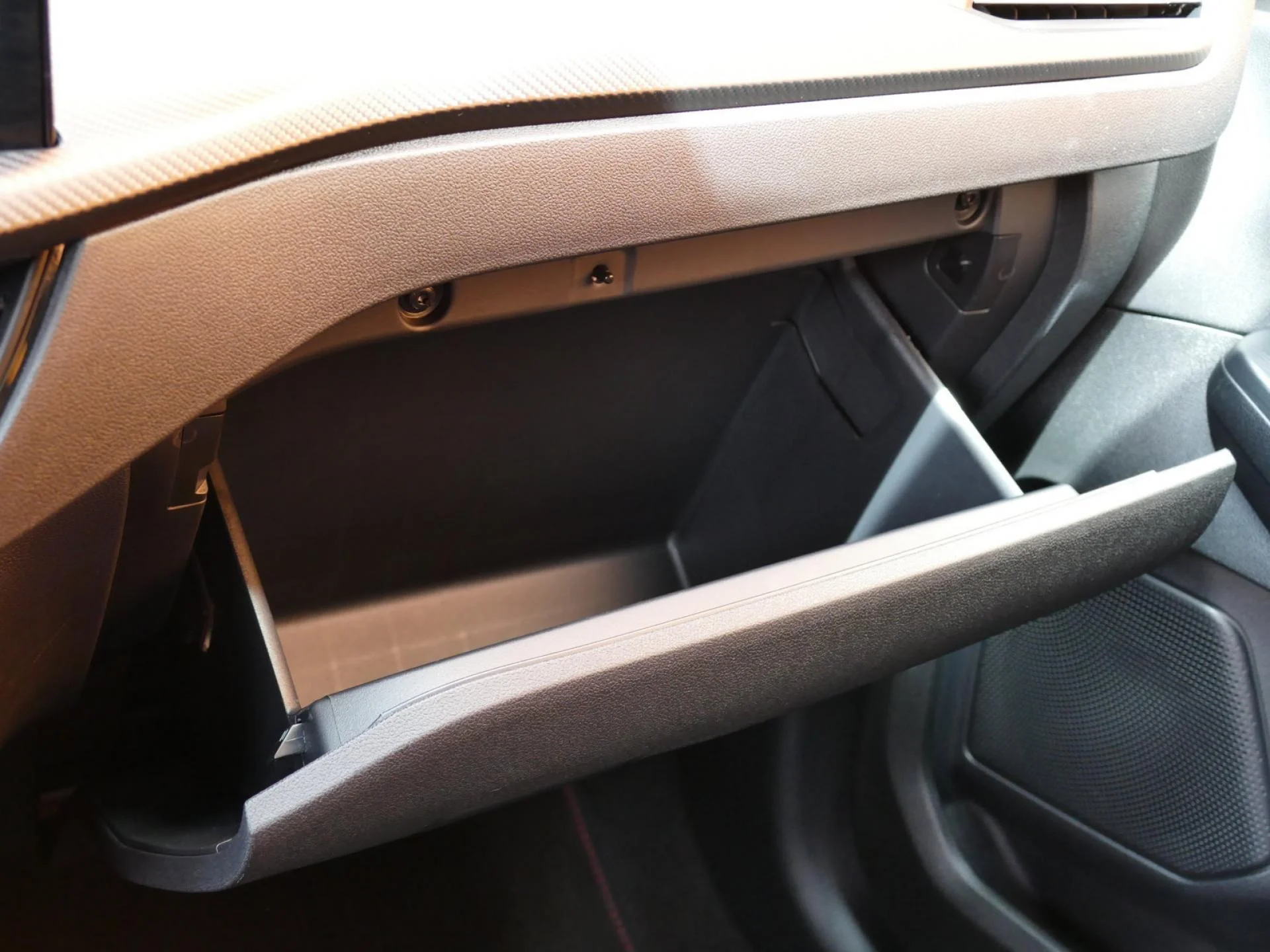 FORD KUGA - Miniature 26 sur 37 - Cliquer pour voir cette photo