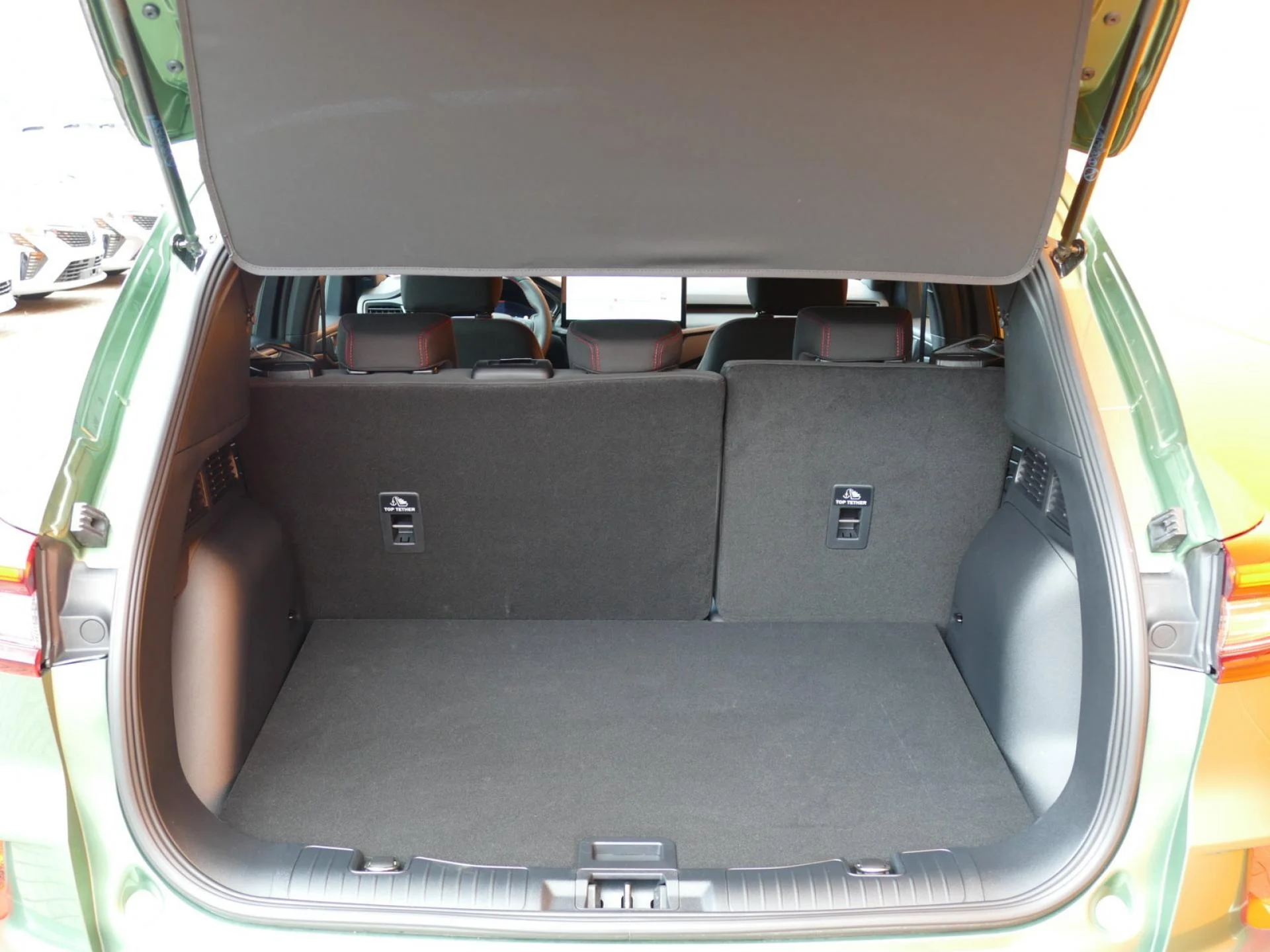 FORD KUGA - Miniature 8 sur 37 - Cliquer pour voir cette photo