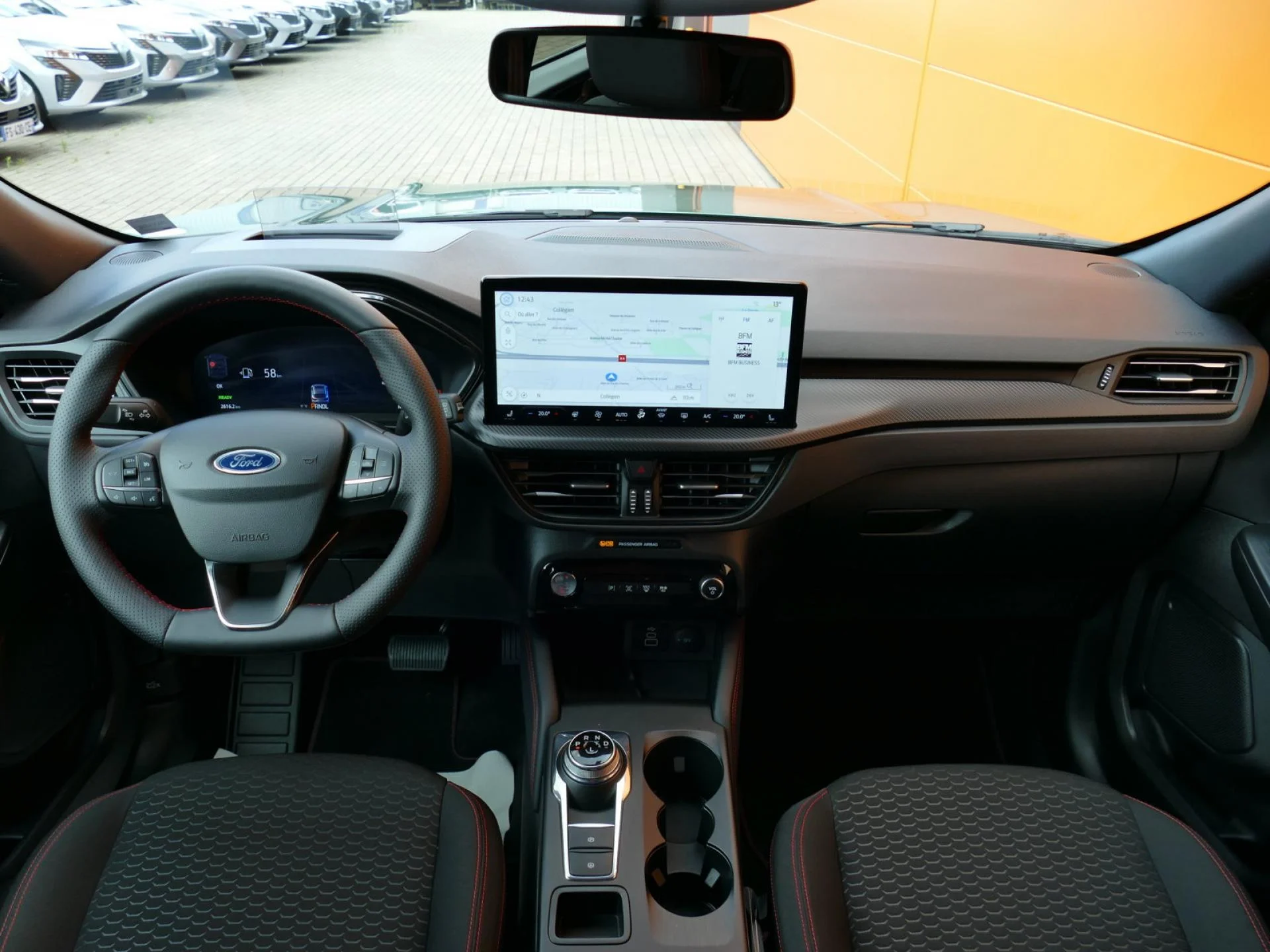 FORD KUGA - Miniature 5 sur 37 - Cliquer pour voir cette photo