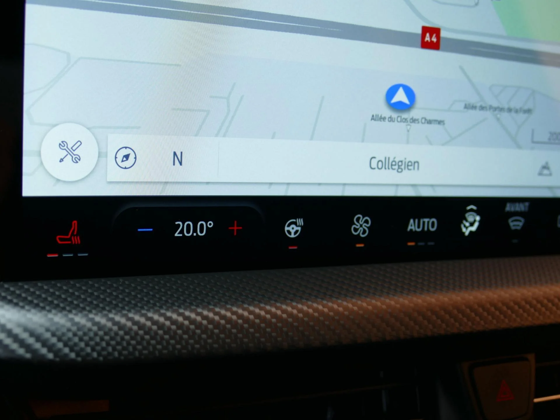 FORD KUGA - Miniature 15 sur 37 - Cliquer pour voir cette photo