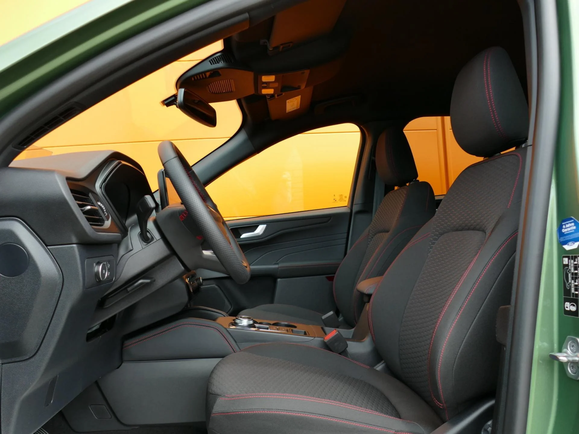 FORD KUGA - Miniature 6 sur 37 - Cliquer pour voir cette photo