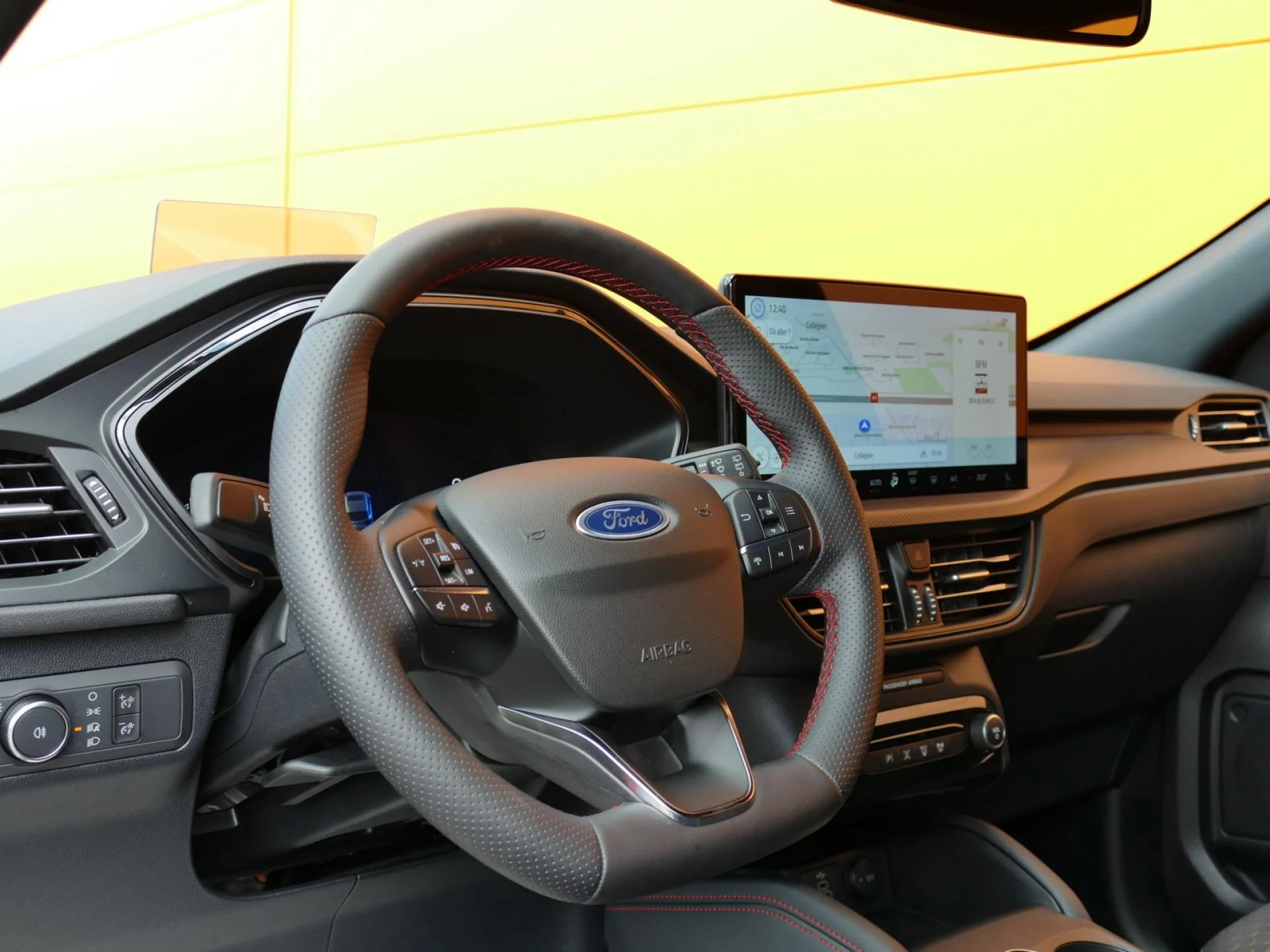 FORD KUGA - Miniature 16 sur 37 - Cliquer pour voir cette photo