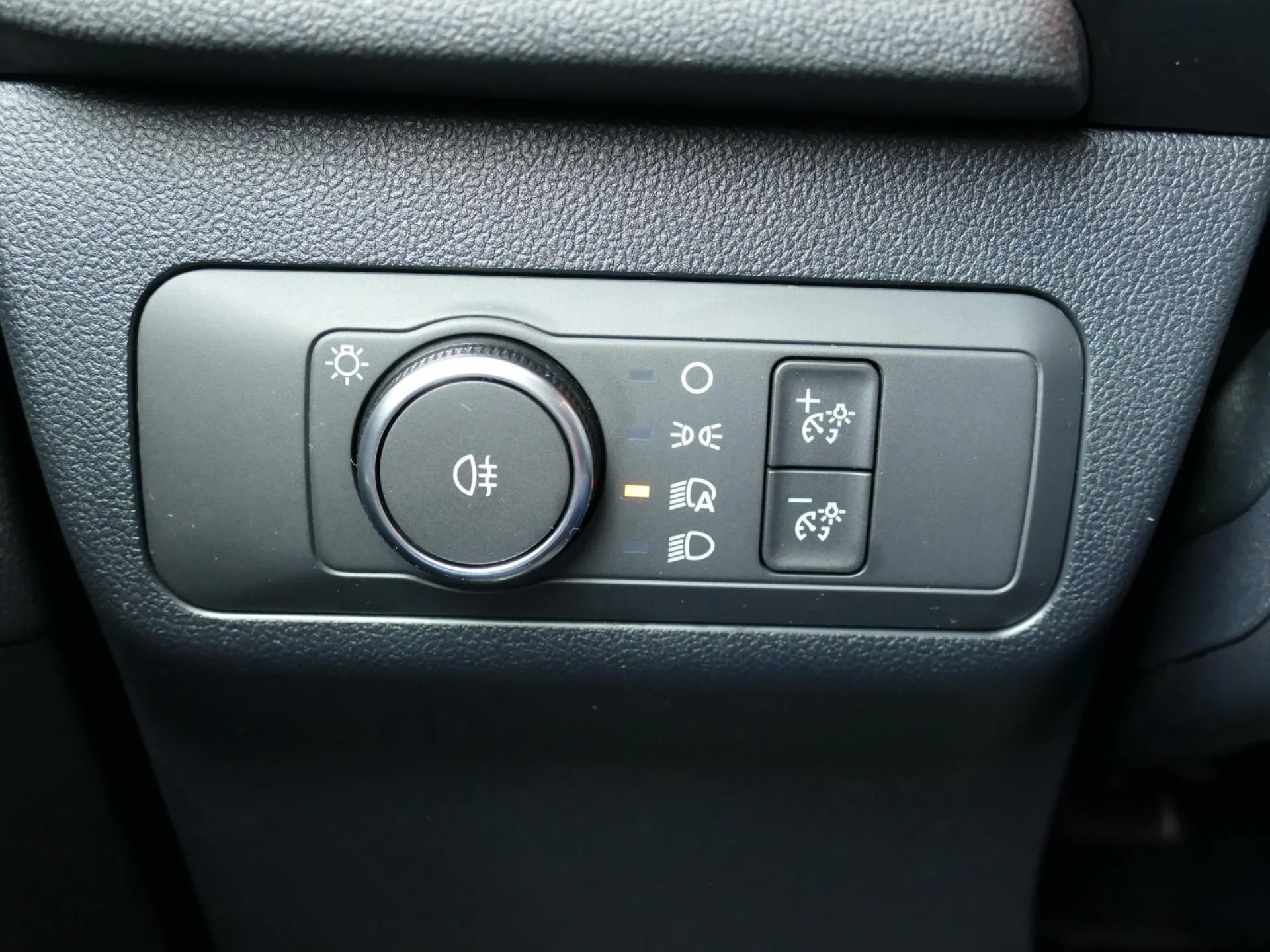 FORD KUGA - Miniature 22 sur 37 - Cliquer pour voir cette photo