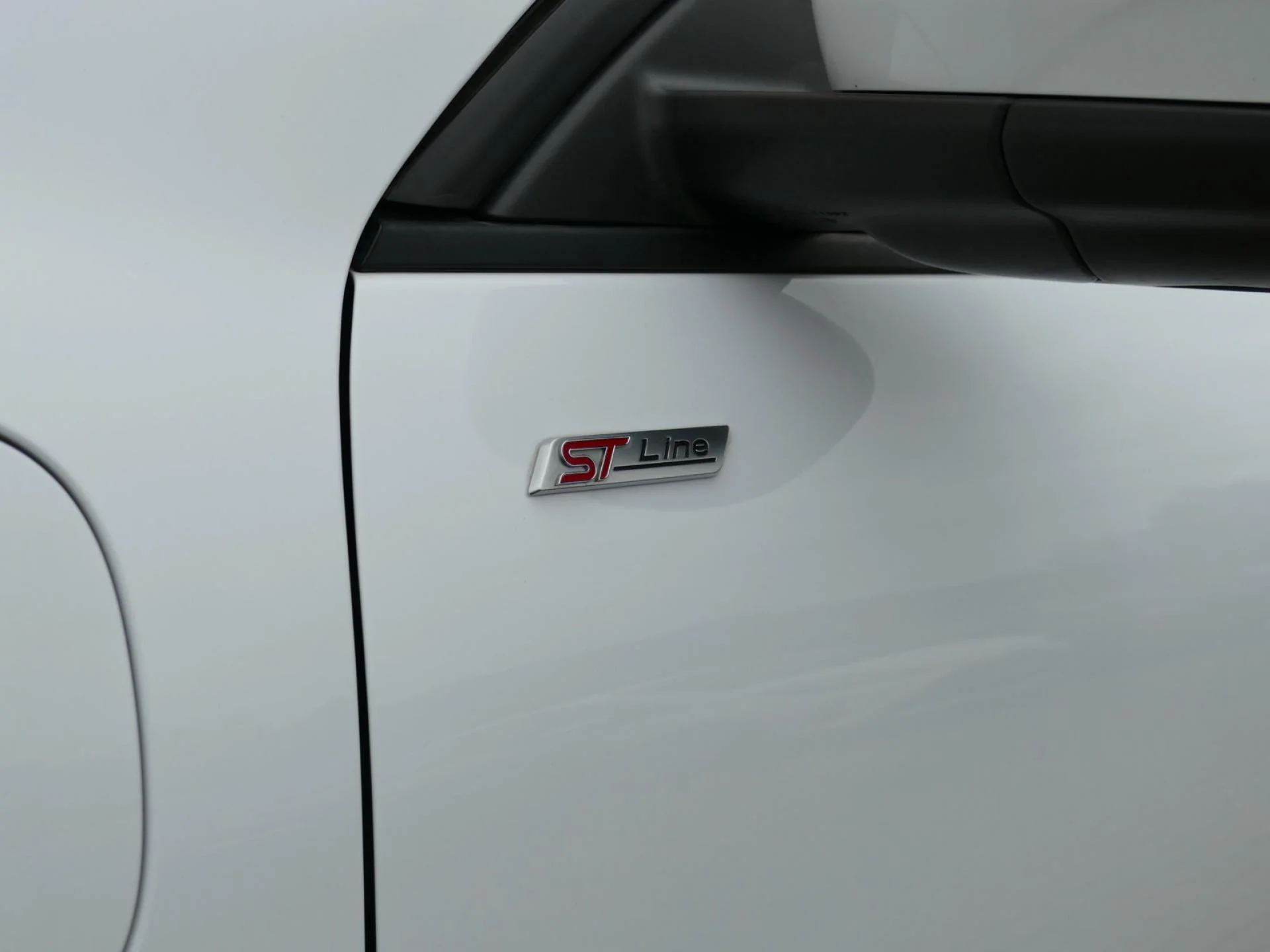 FORD KUGA - Miniature 39 sur 40 - Cliquer pour voir cette photo