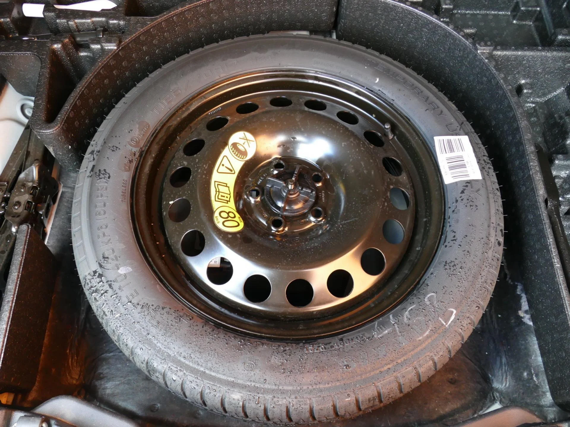 FORD KUGA - Miniature 30 sur 40 - Cliquer pour voir cette photo