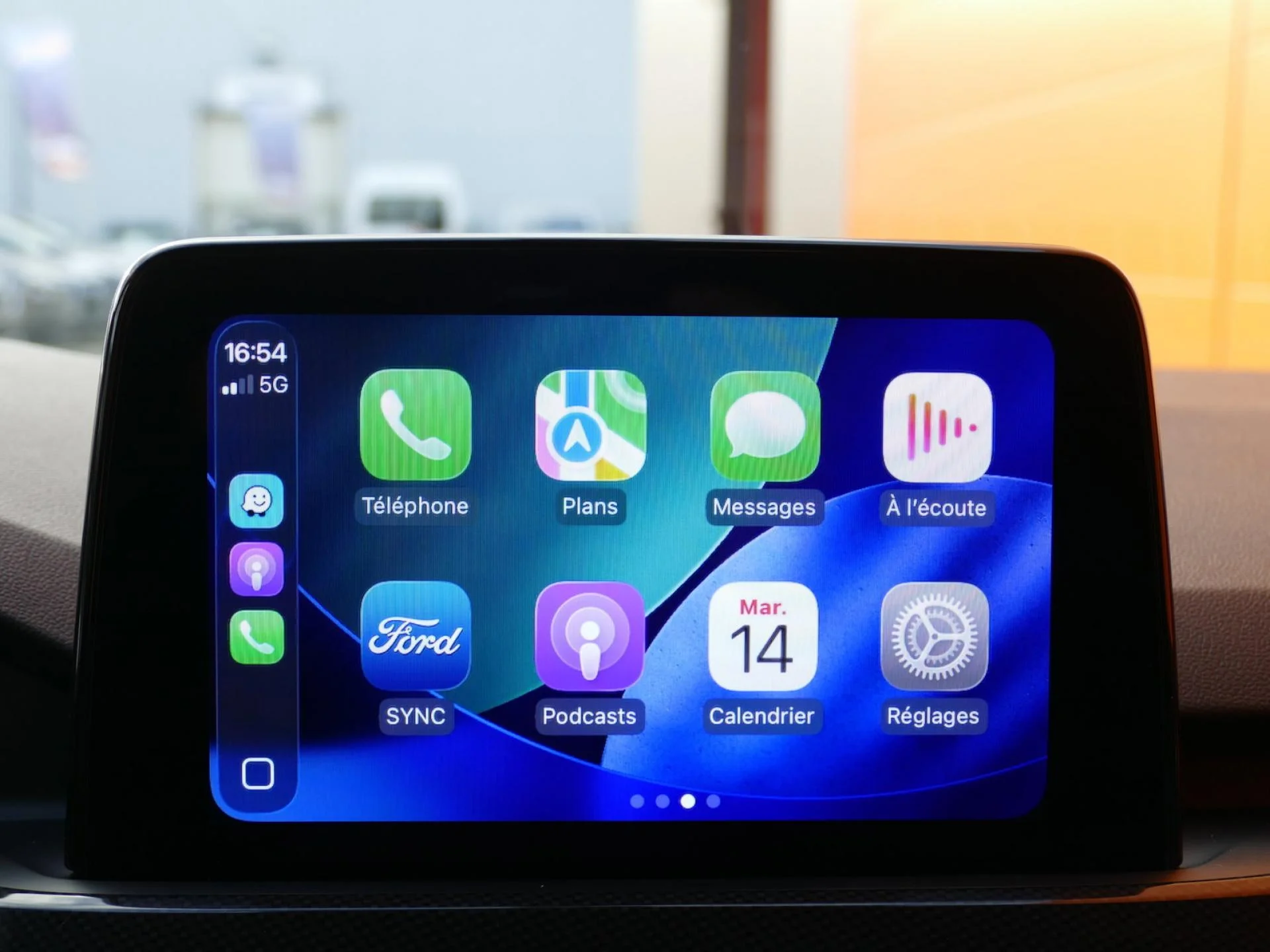 FORD KUGA - Miniature 14 sur 40 - Cliquer pour voir cette photo