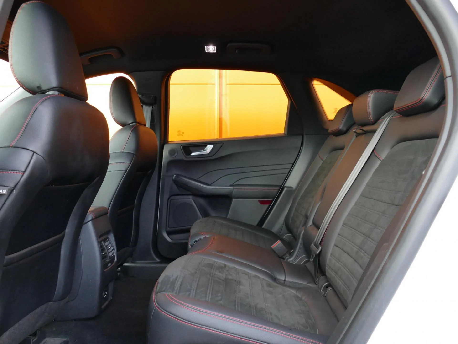 FORD KUGA - Miniature 7 sur 40 - Cliquer pour voir cette photo