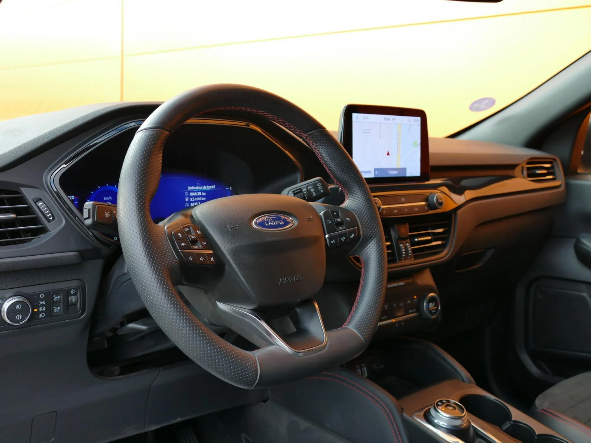 FORD KUGA - Miniature 16 sur 40 - Cliquer pour voir cette photo