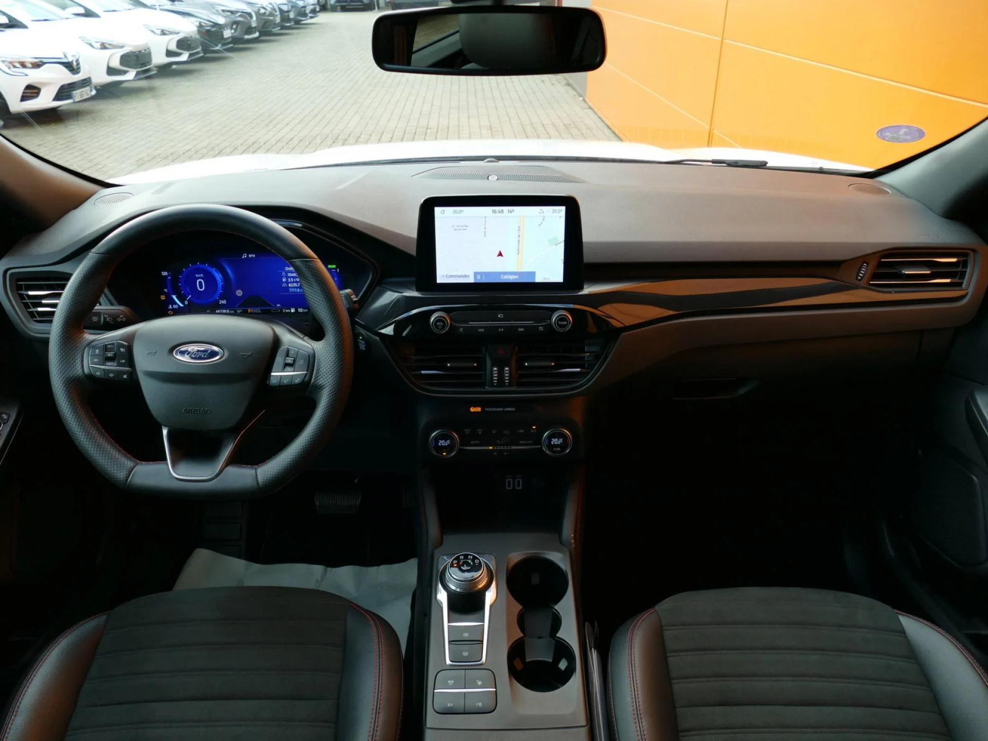 FORD KUGA - Miniature 5 sur 40 - Cliquer pour voir cette photo