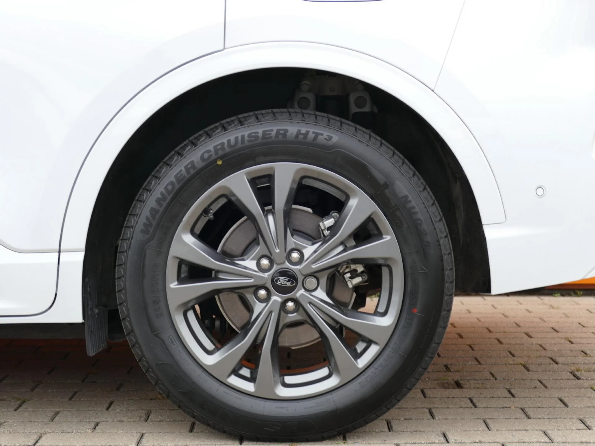 FORD KUGA - Miniature 38 sur 40 - Cliquer pour voir cette photo