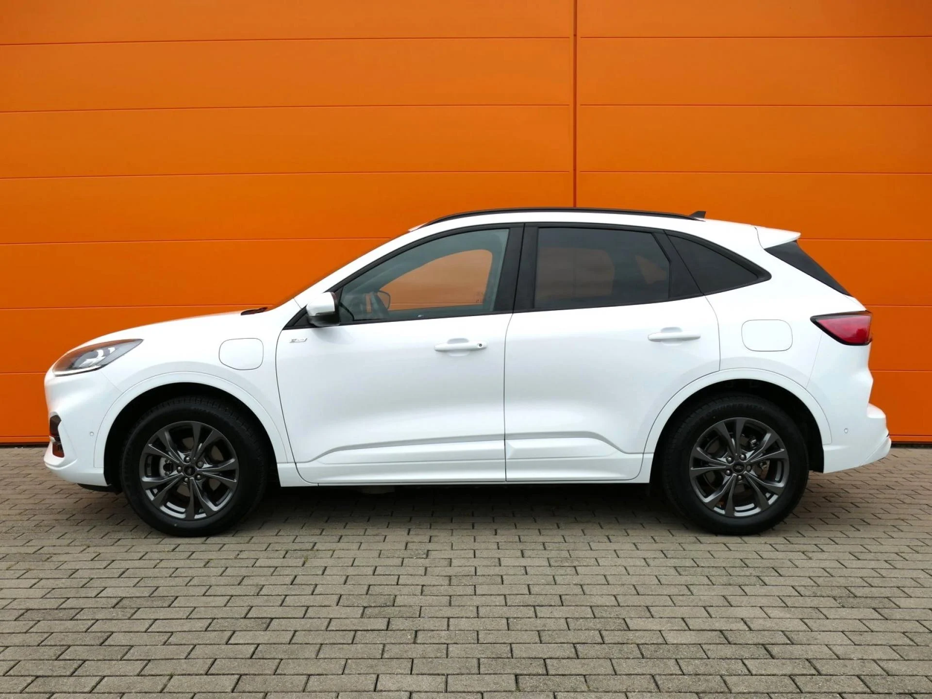 FORD KUGA - Miniature 3 sur 40 - Cliquer pour voir cette photo