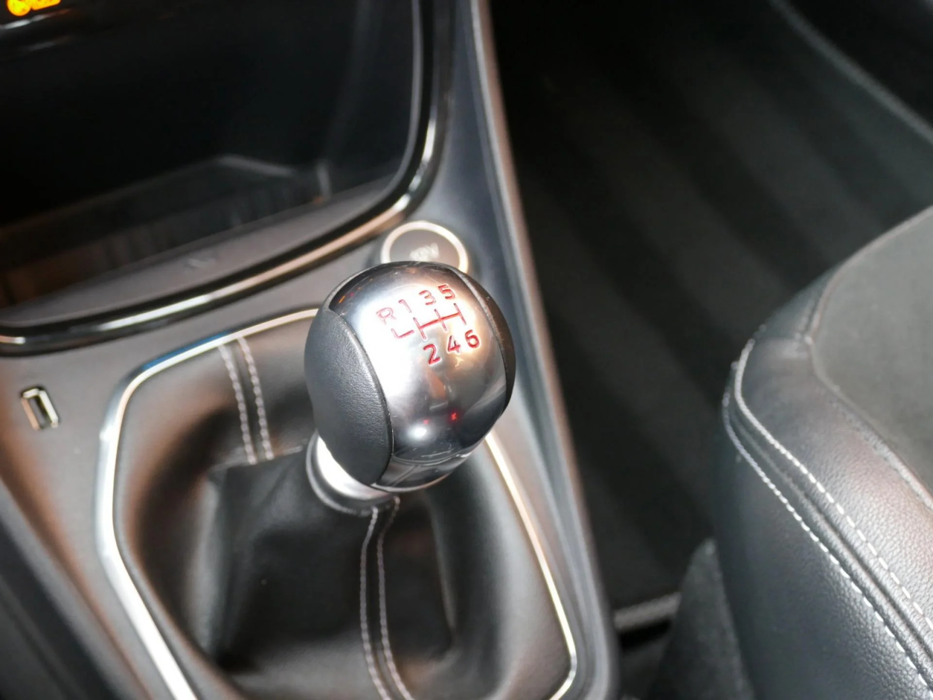 FORD PUMA - Miniature 25 sur 40 - Cliquer pour voir cette photo
