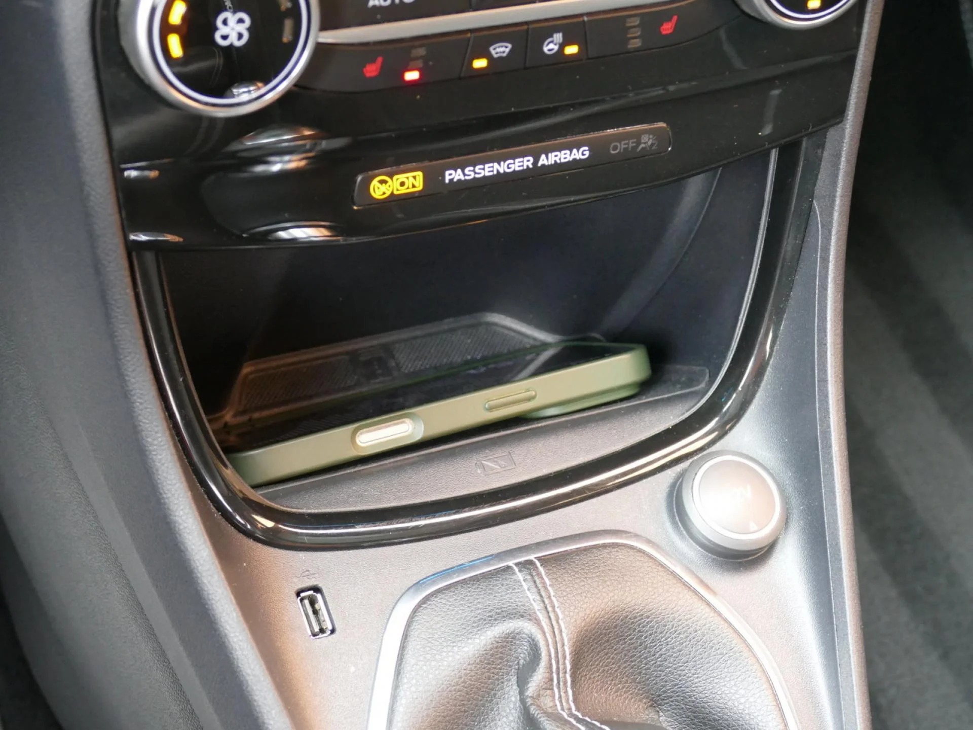 FORD PUMA - Miniature 20 sur 40 - Cliquer pour voir cette photo