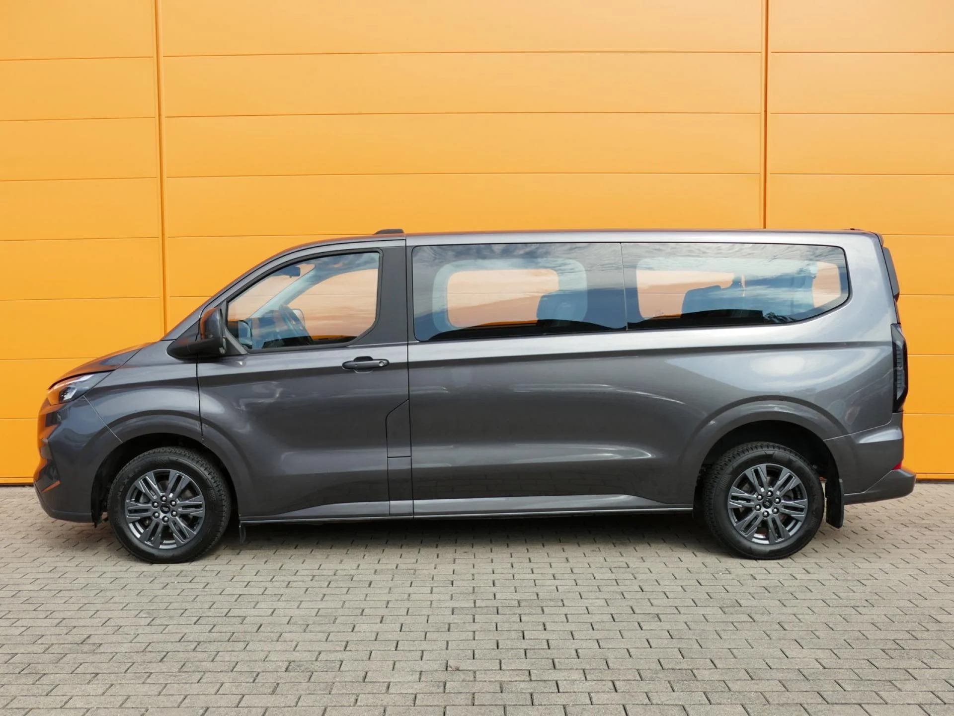 FORD TOURNEO CUSTOM - Miniature 4 sur 38 - Cliquer pour voir cette photo
