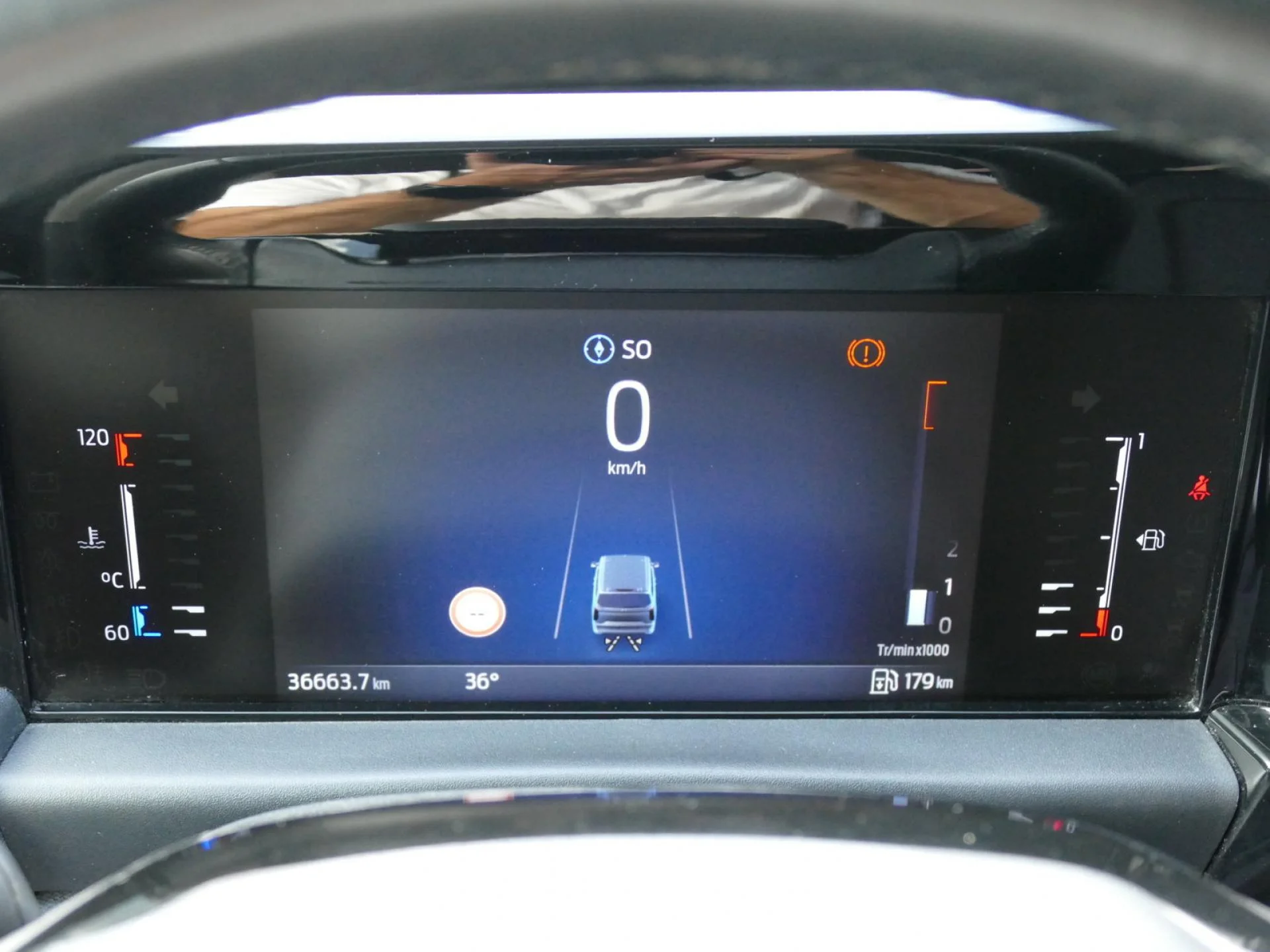 FORD TOURNEO CUSTOM - Miniature 21 sur 38 - Cliquer pour voir cette photo