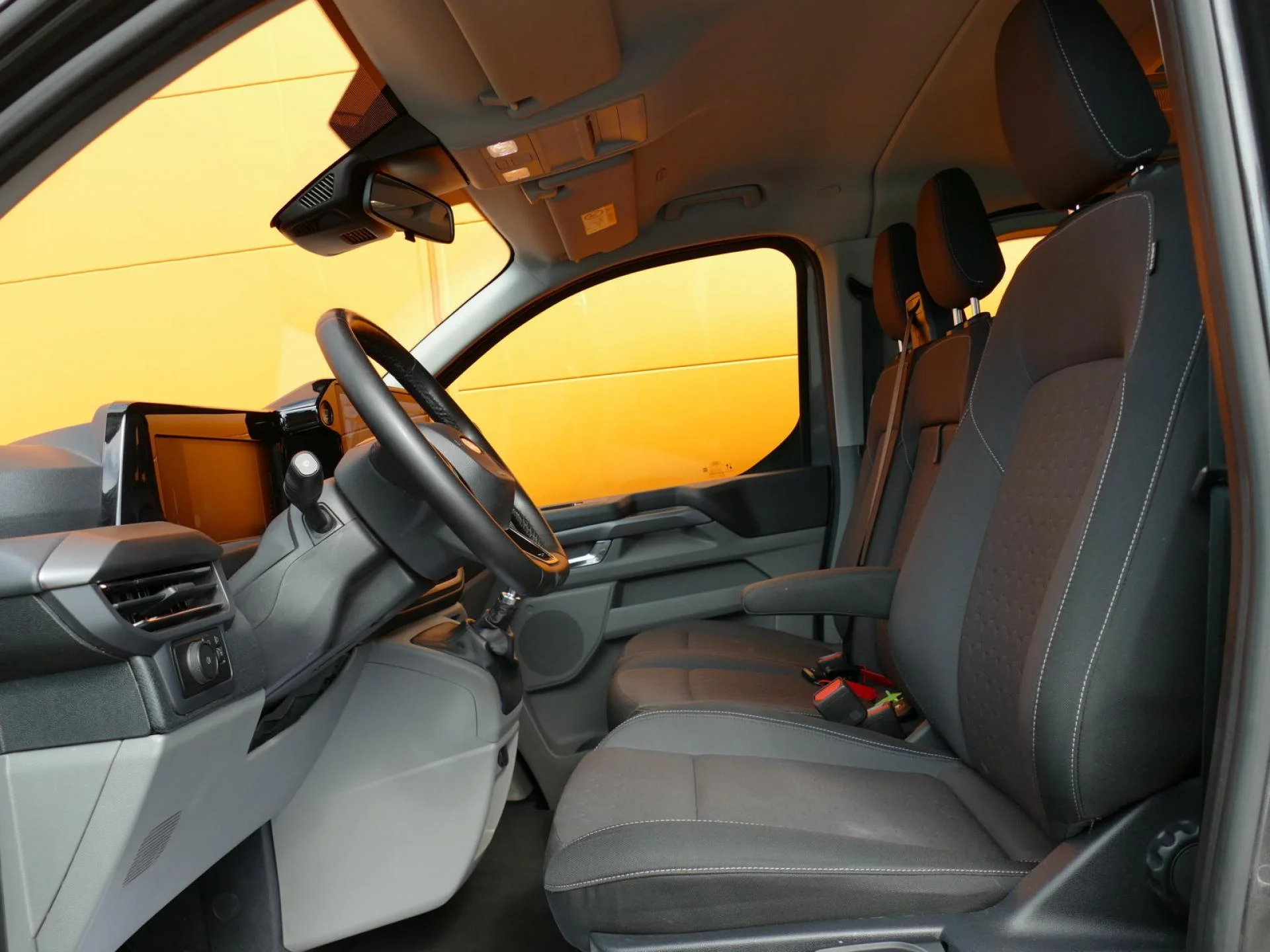 FORD TOURNEO - Miniature 7 sur 38 - Cliquer pour voir cette photo