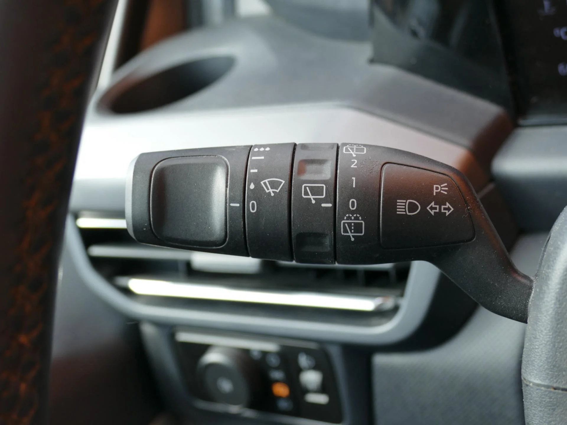 FORD TOURNEO - Miniature 31 sur 38 - Cliquer pour voir cette photo