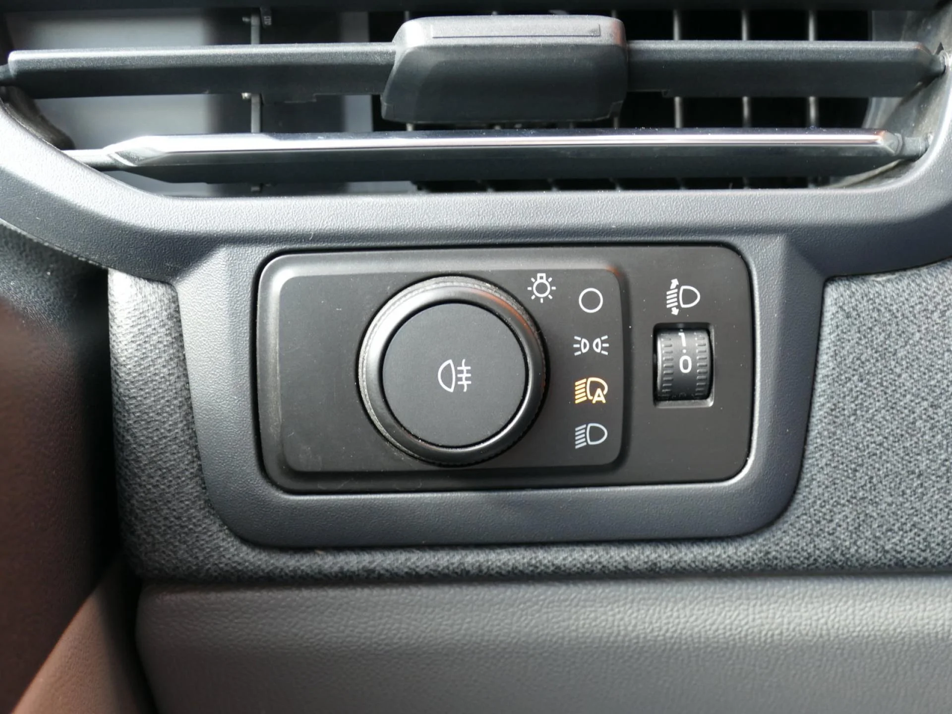 FORD TOURNEO - Miniature 27 sur 38 - Cliquer pour voir cette photo