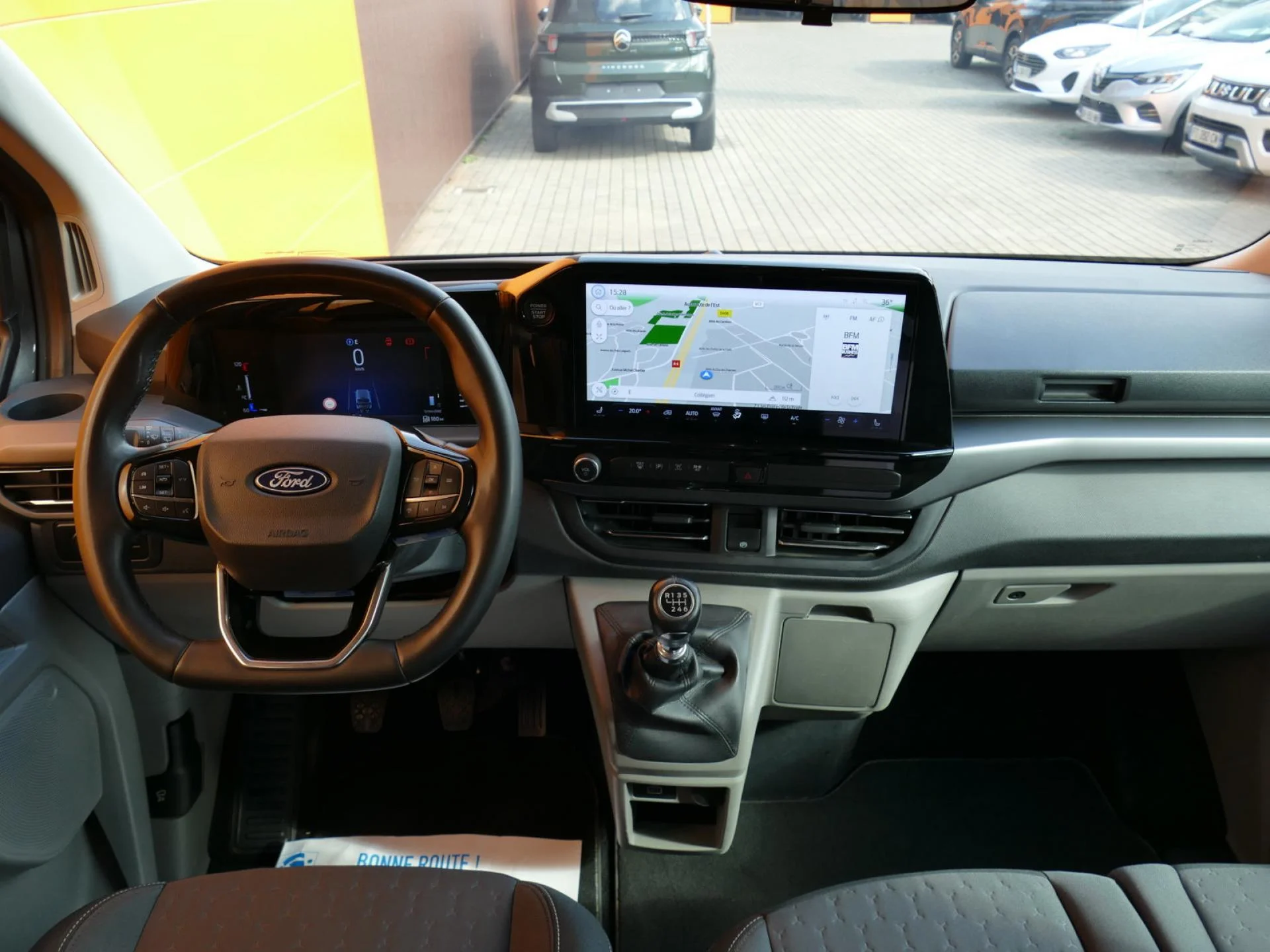 FORD TOURNEO - Miniature 6 sur 38 - Cliquer pour voir cette photo