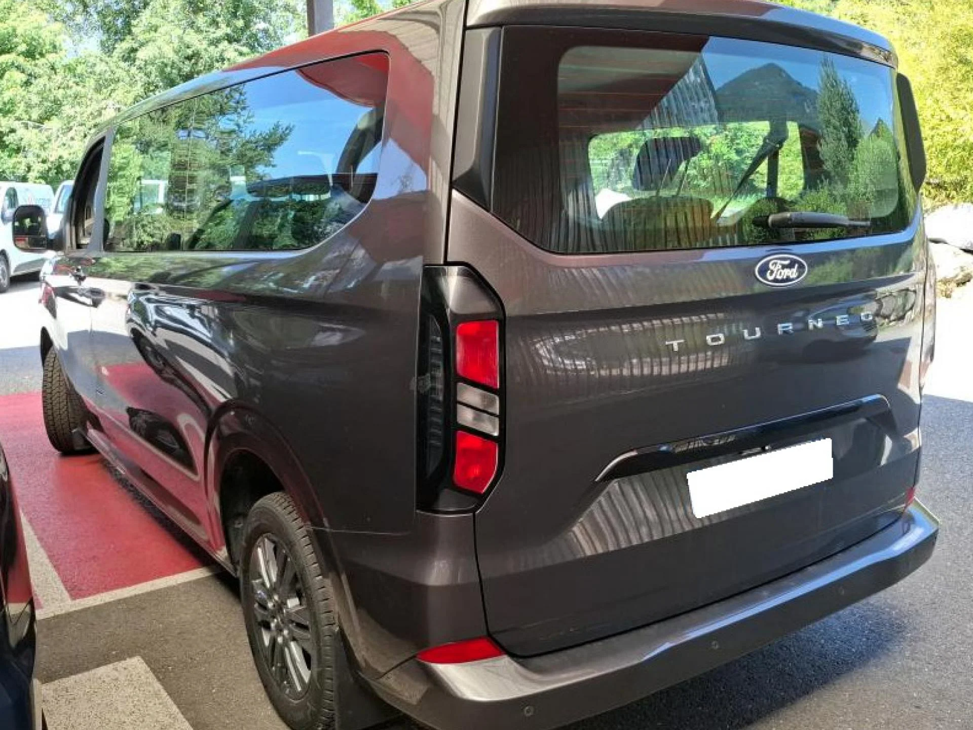 FORD TOURNEO - Miniature 3 sur 3 - Cliquer pour voir cette photo