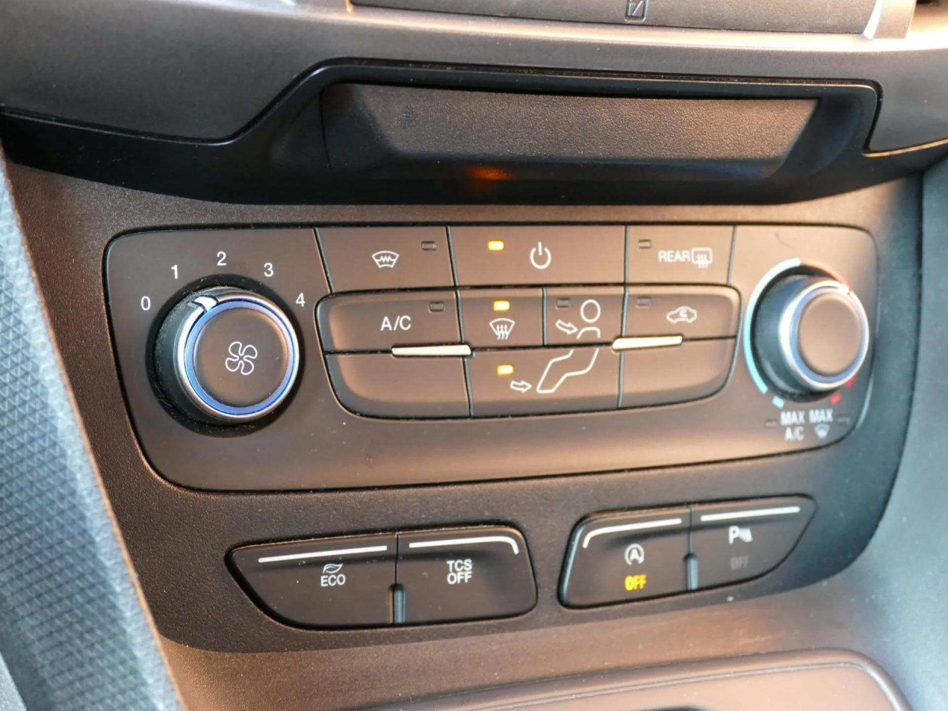 FORD TRANSIT CONNECT/TOURNEO CONNECT - Miniature 12 sur 32 - Cliquer pour voir cette photo