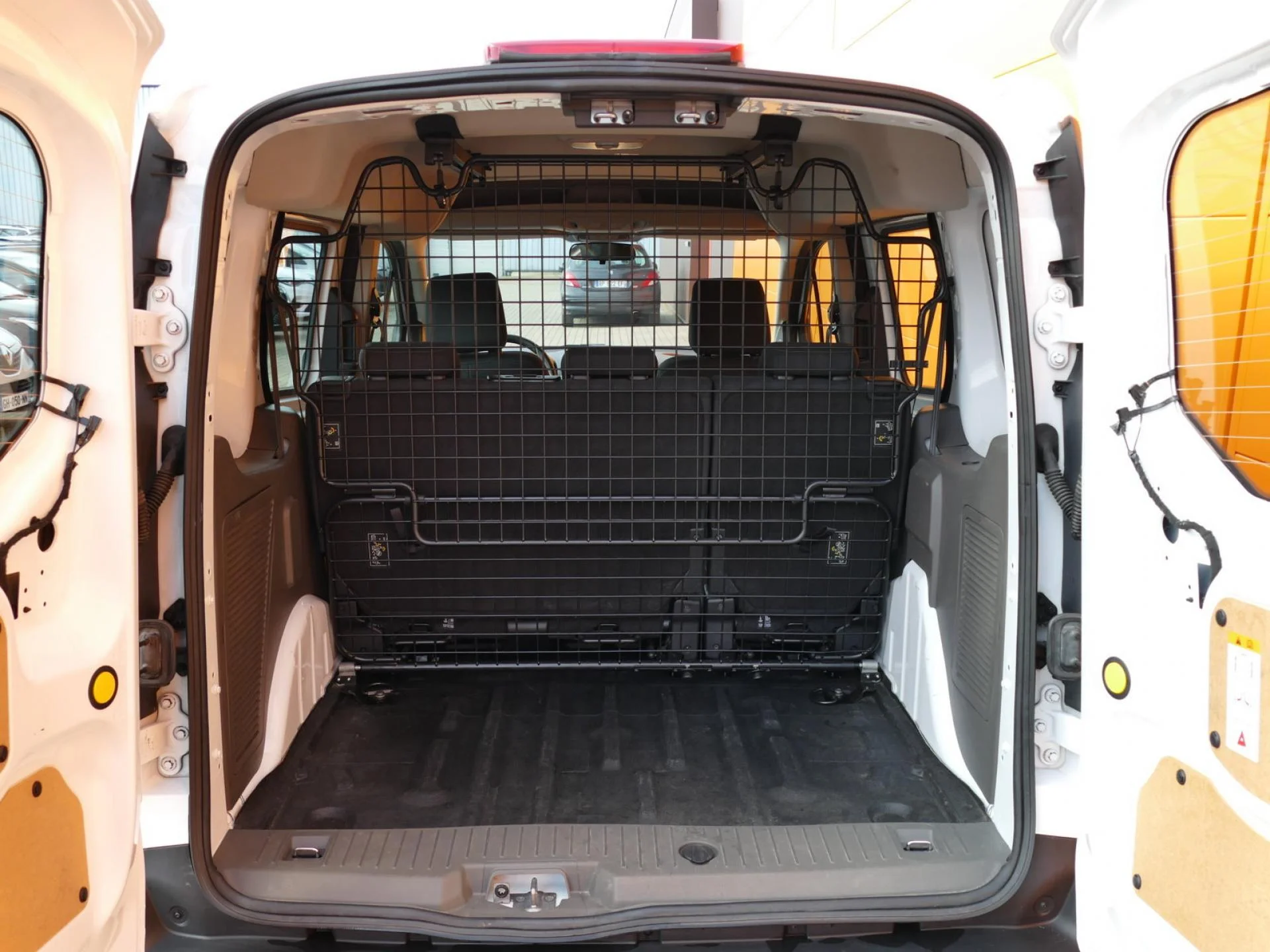 FORD TRANSIT CONNECT/TOURNEO CONNECT - Miniature 8 sur 32 - Cliquer pour voir cette photo