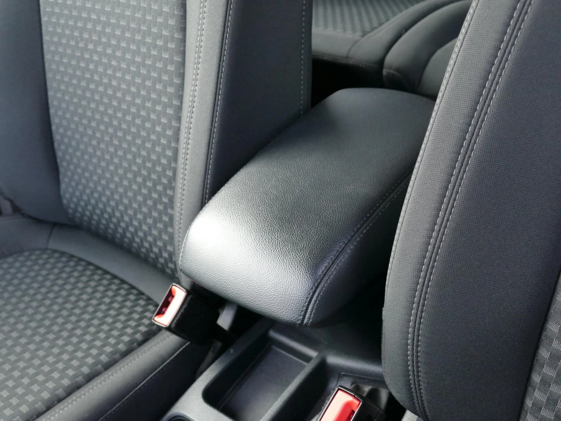 FORD TRANSIT CONNECT/TOURNEO CONNECT - Miniature 20 sur 32 - Cliquer pour voir cette photo