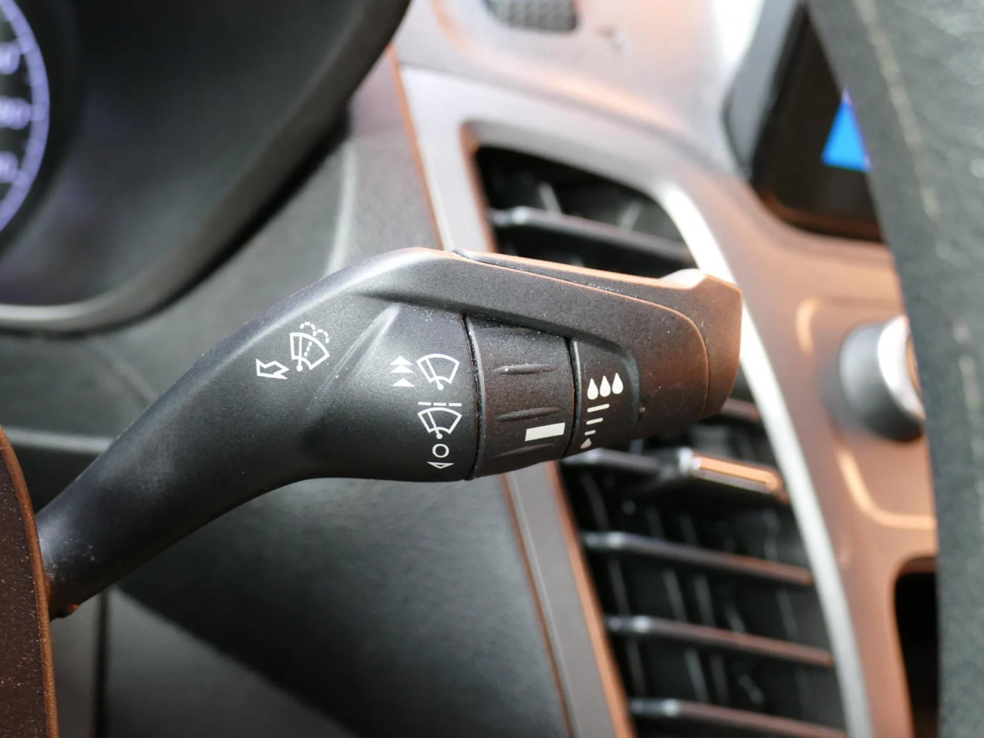 FORD TRANSIT CONNECT/TOURNEO CONNECT - Miniature 25 sur 32 - Cliquer pour voir cette photo