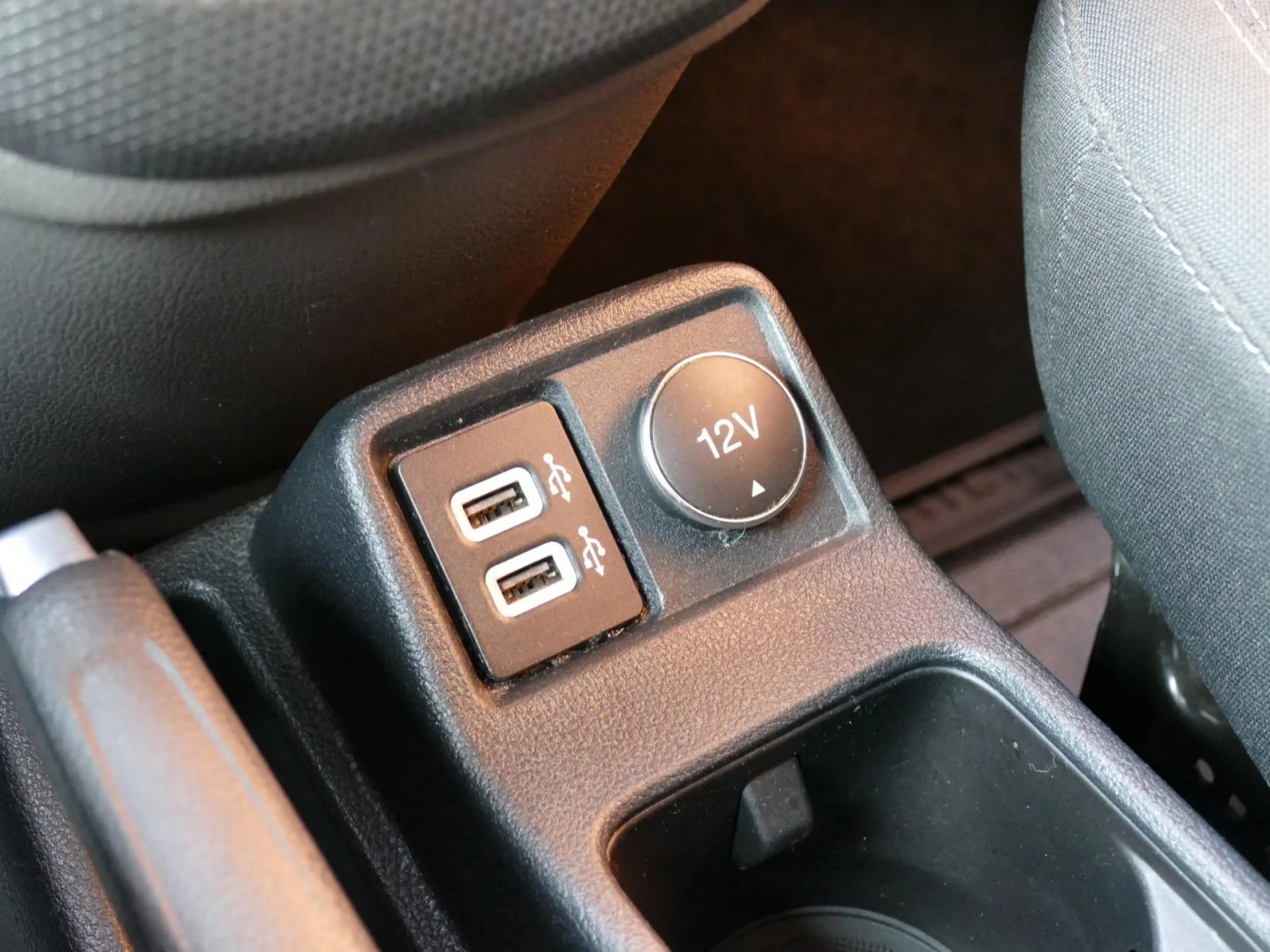 FORD TRANSIT CONNECT/TOURNEO CONNECT - Miniature 19 sur 32 - Cliquer pour voir cette photo