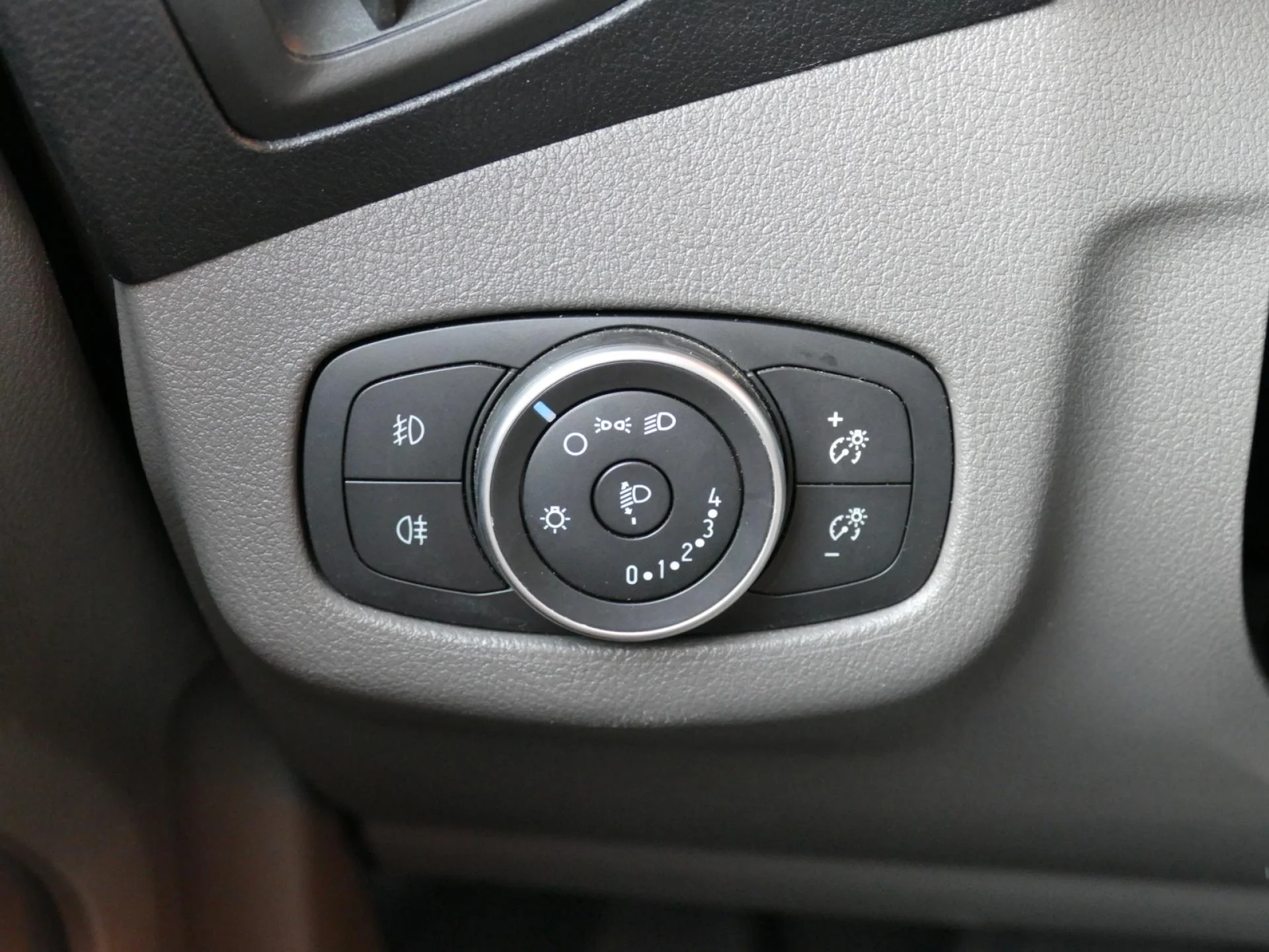 FORD TRANSIT CONNECT/TOURNEO CONNECT - Miniature 17 sur 32 - Cliquer pour voir cette photo
