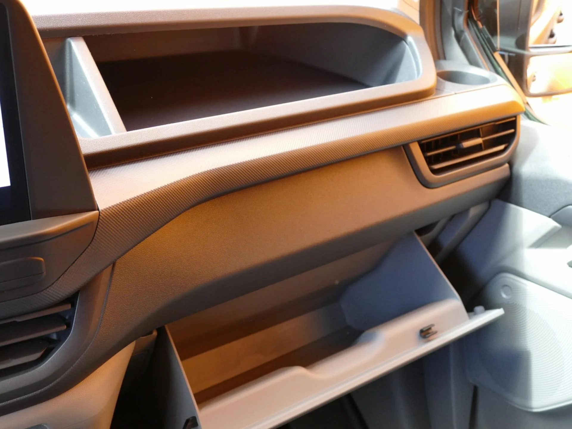 FORD TRANSIT CUSTOM - Miniature 23 sur 36 - Cliquer pour voir cette photo