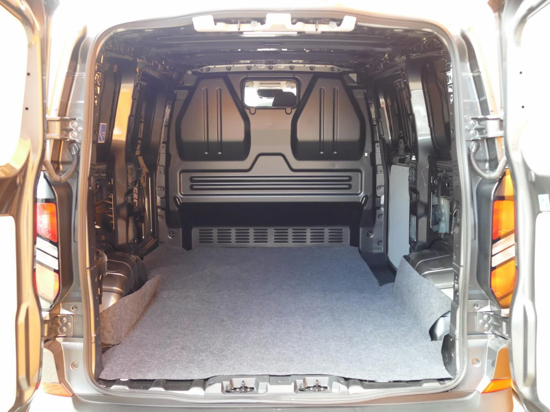 FORD TRANSIT CUSTOM - Miniature 7 sur 36 - Cliquer pour voir cette photo
