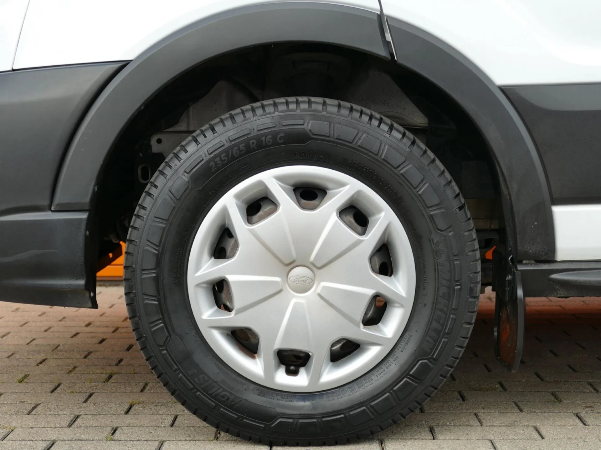 FORD TRANSIT - Miniature 30 sur 32 - Cliquer pour voir cette photo