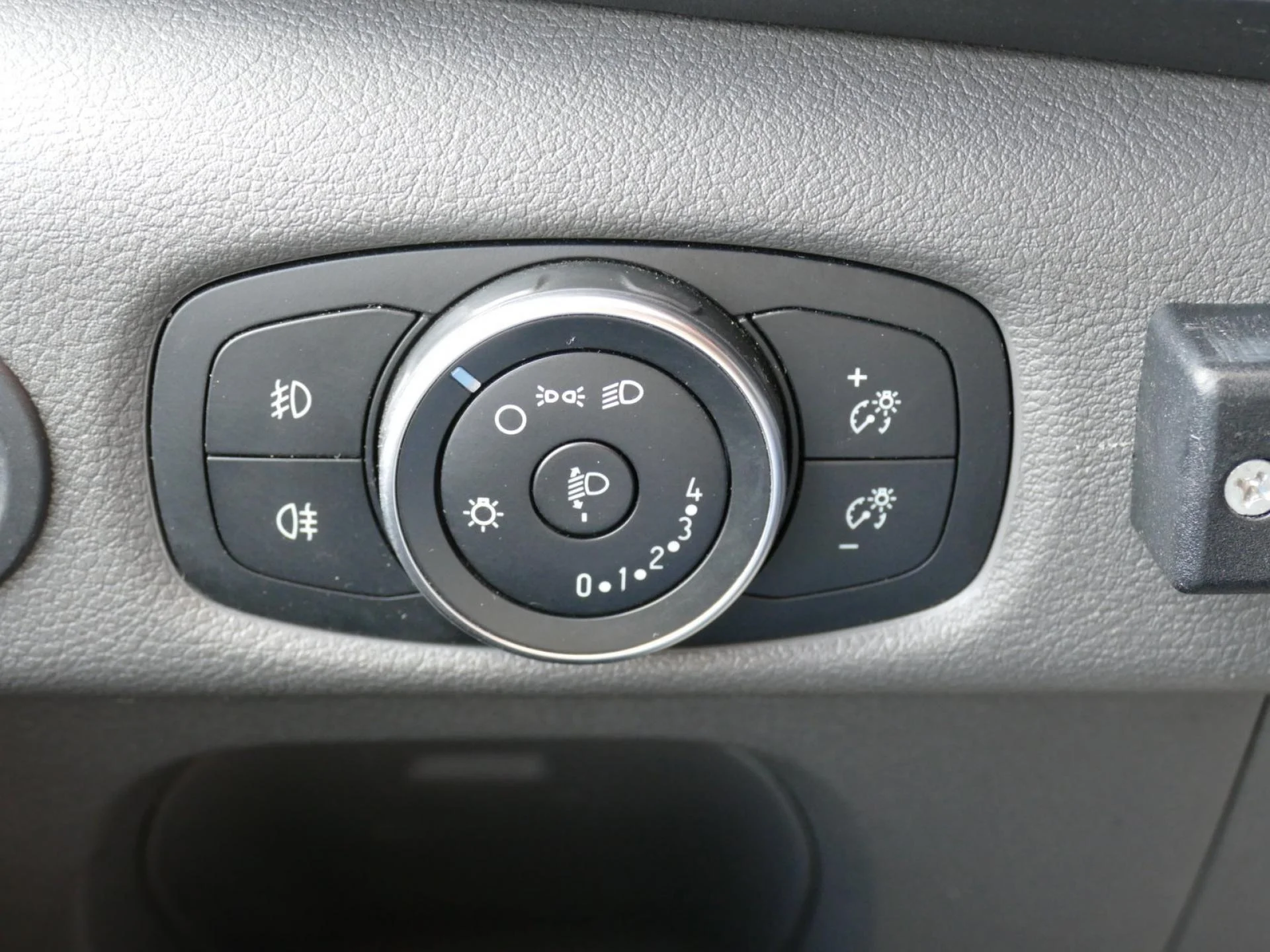 FORD TRANSIT - Miniature 16 sur 32 - Cliquer pour voir cette photo