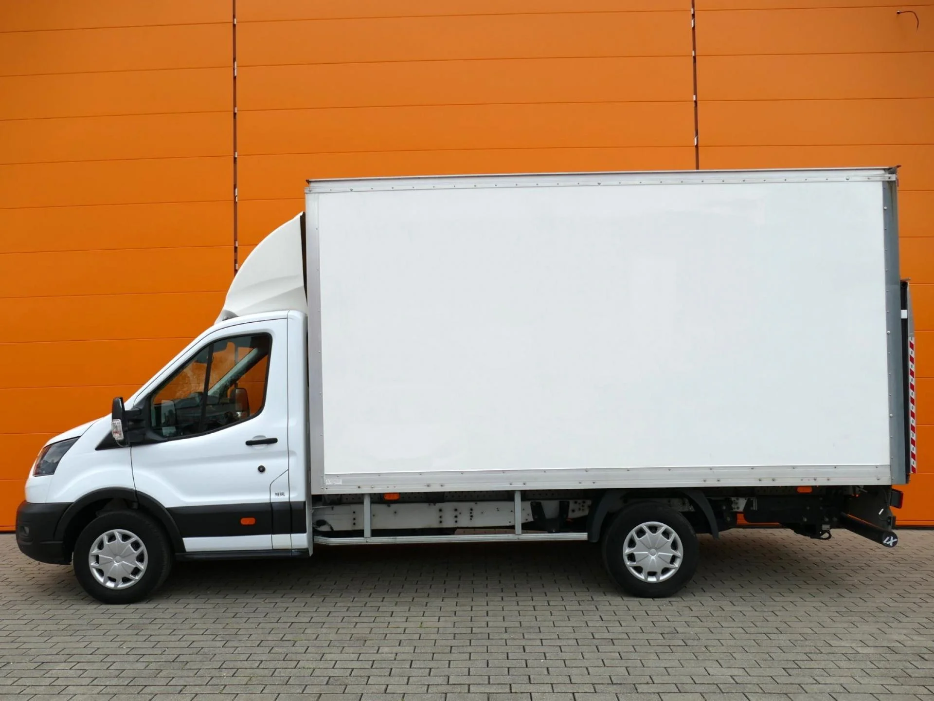 FORD TRANSIT - Miniature 3 sur 32 - Cliquer pour voir cette photo