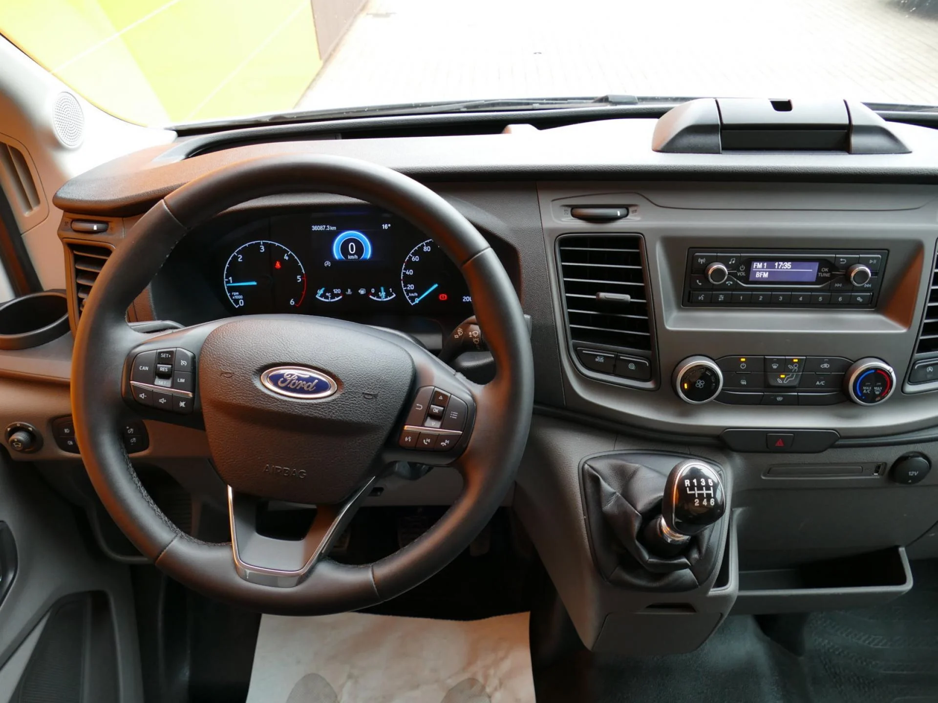 FORD TRANSIT - Miniature 6 sur 32 - Cliquer pour voir cette photo